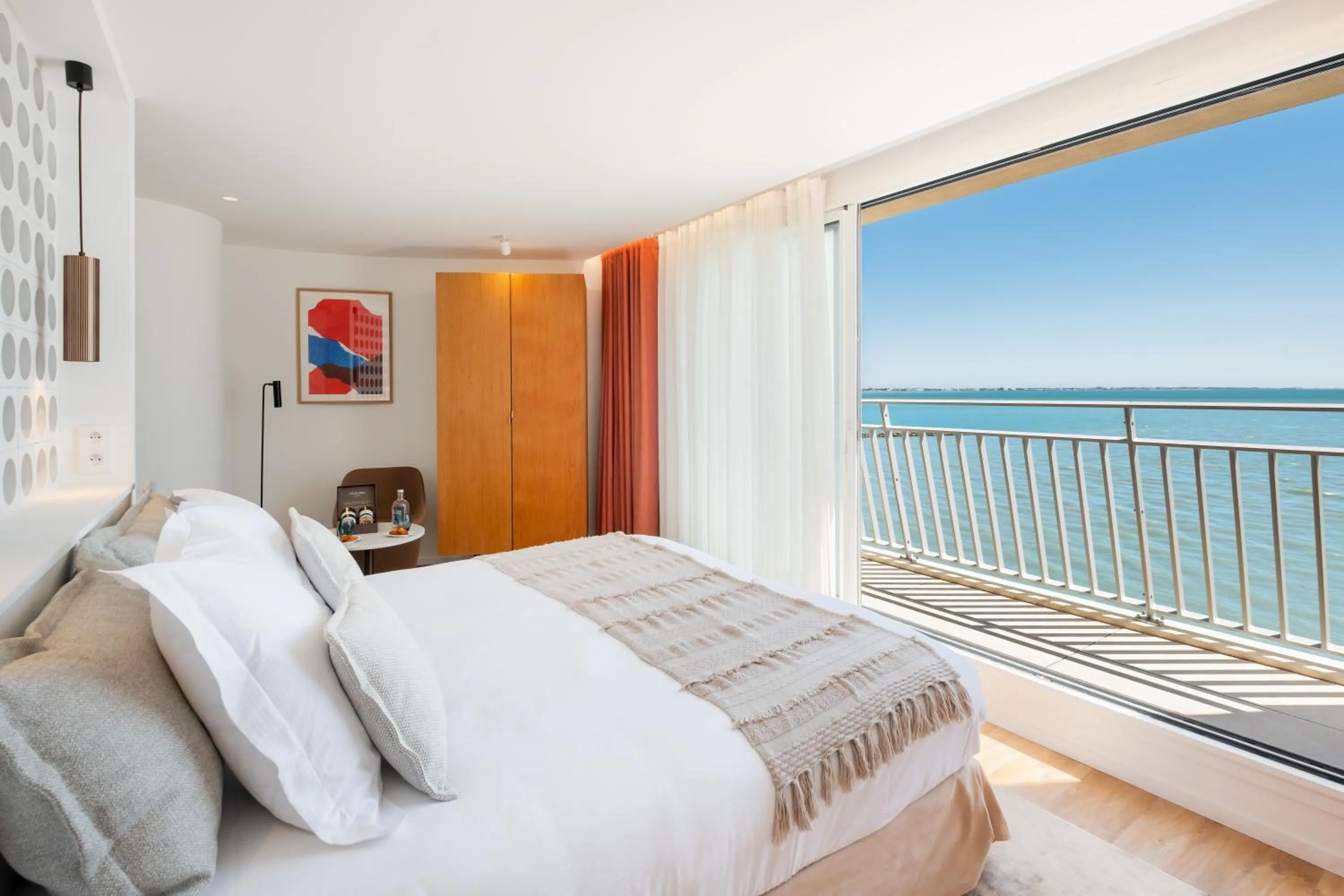 Bed in Hôtel La Plage 5 étoiles La Grande Motte