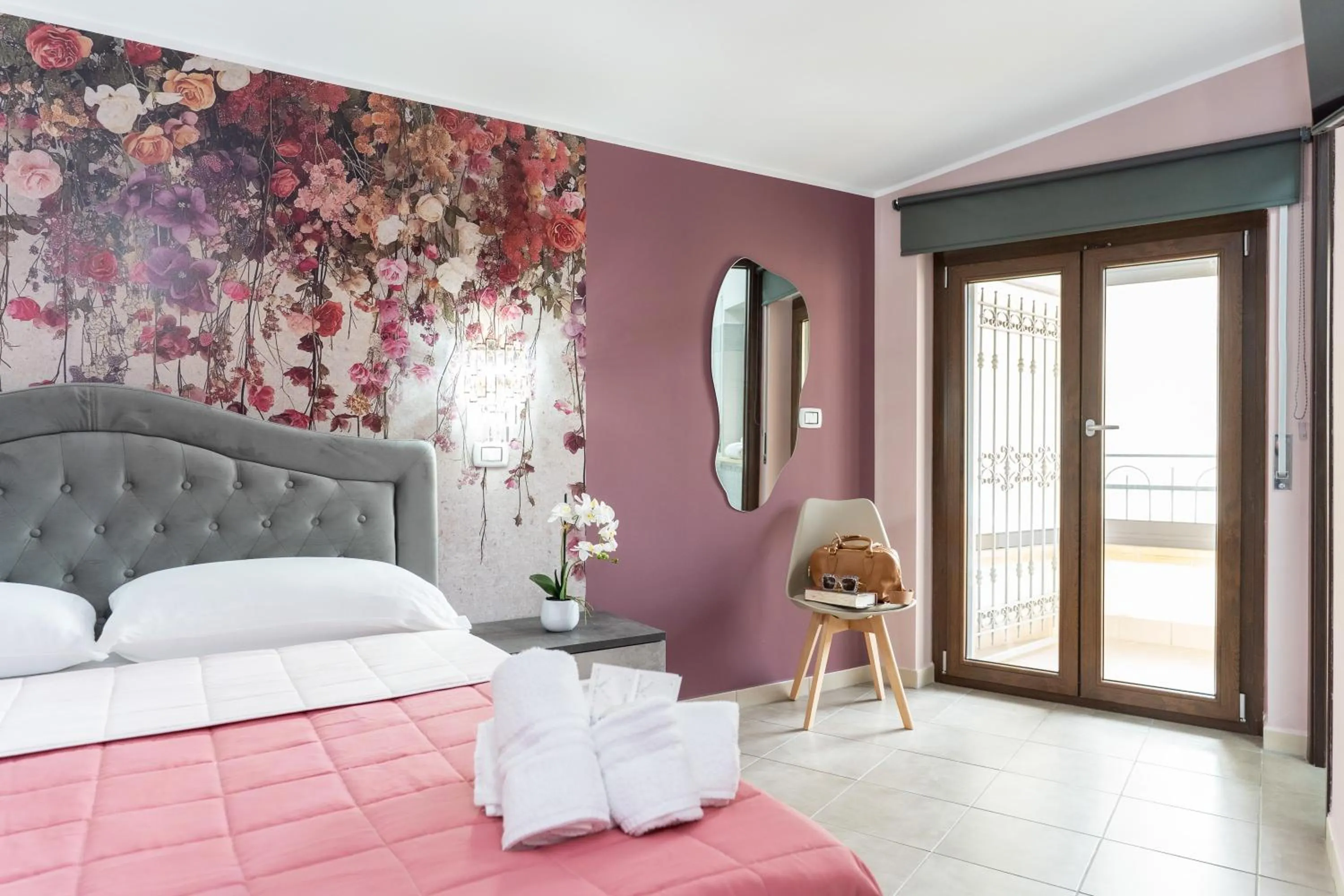 Bed in B&B Golden House & spa