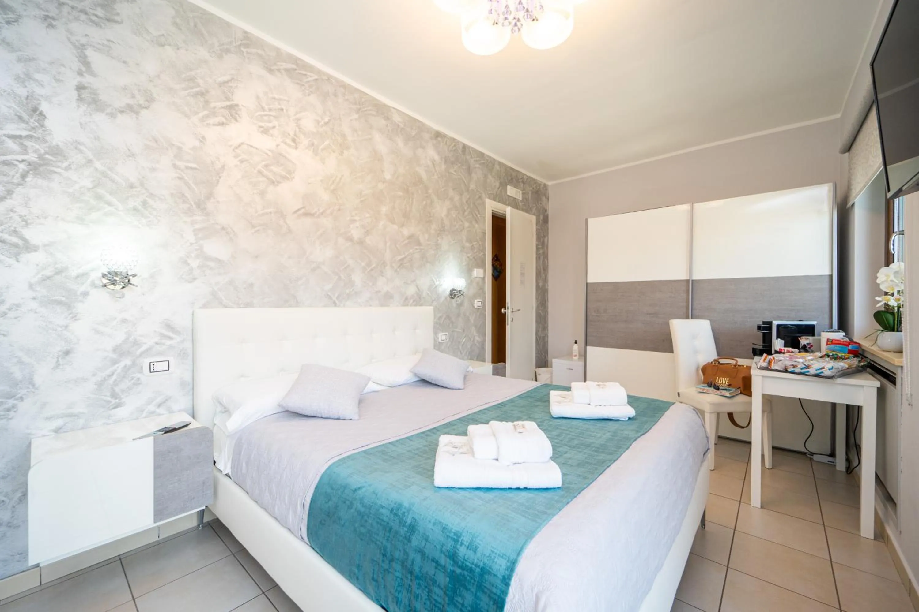 Bed in B&B Golden House & spa