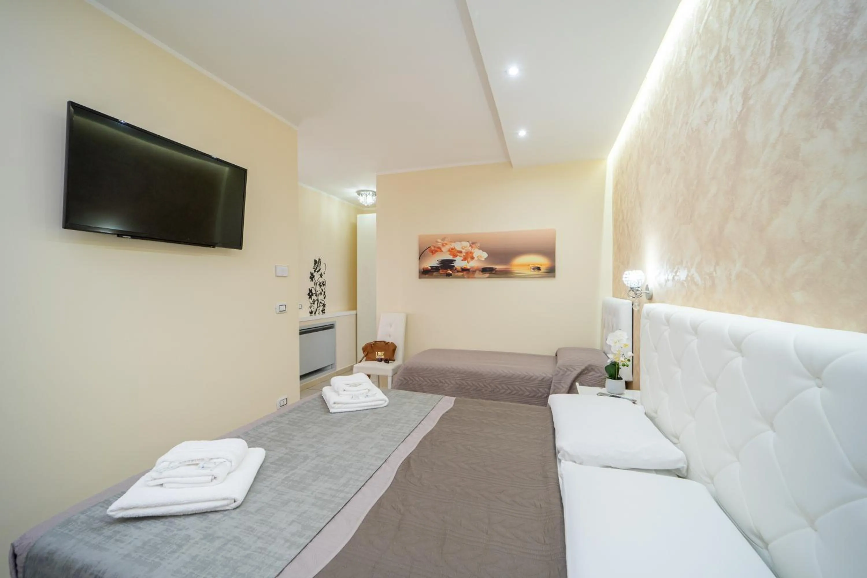 Bed in B&B Golden House & spa