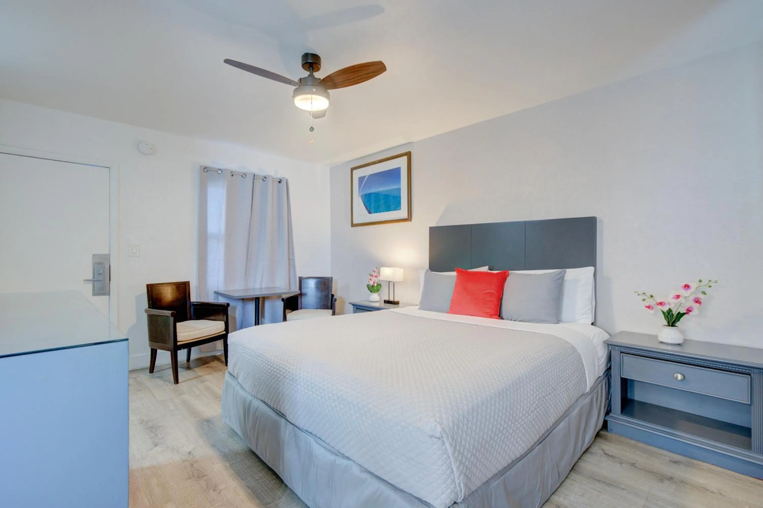 Bedroom, Bed in Leeward Motel By Capital O North Miami Beachside