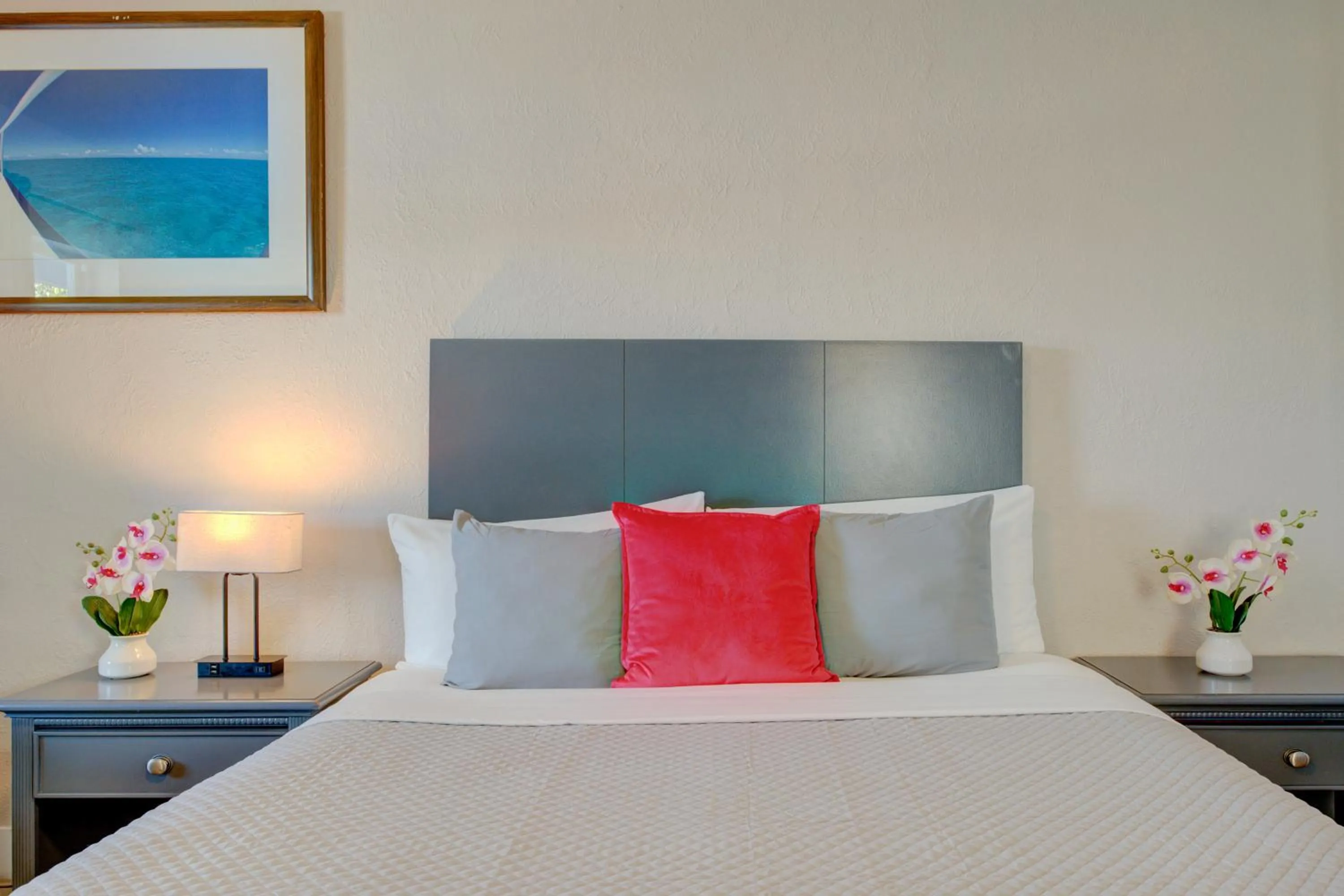 Bedroom, Bed in Leeward Motel By Capital O North Miami Beachside