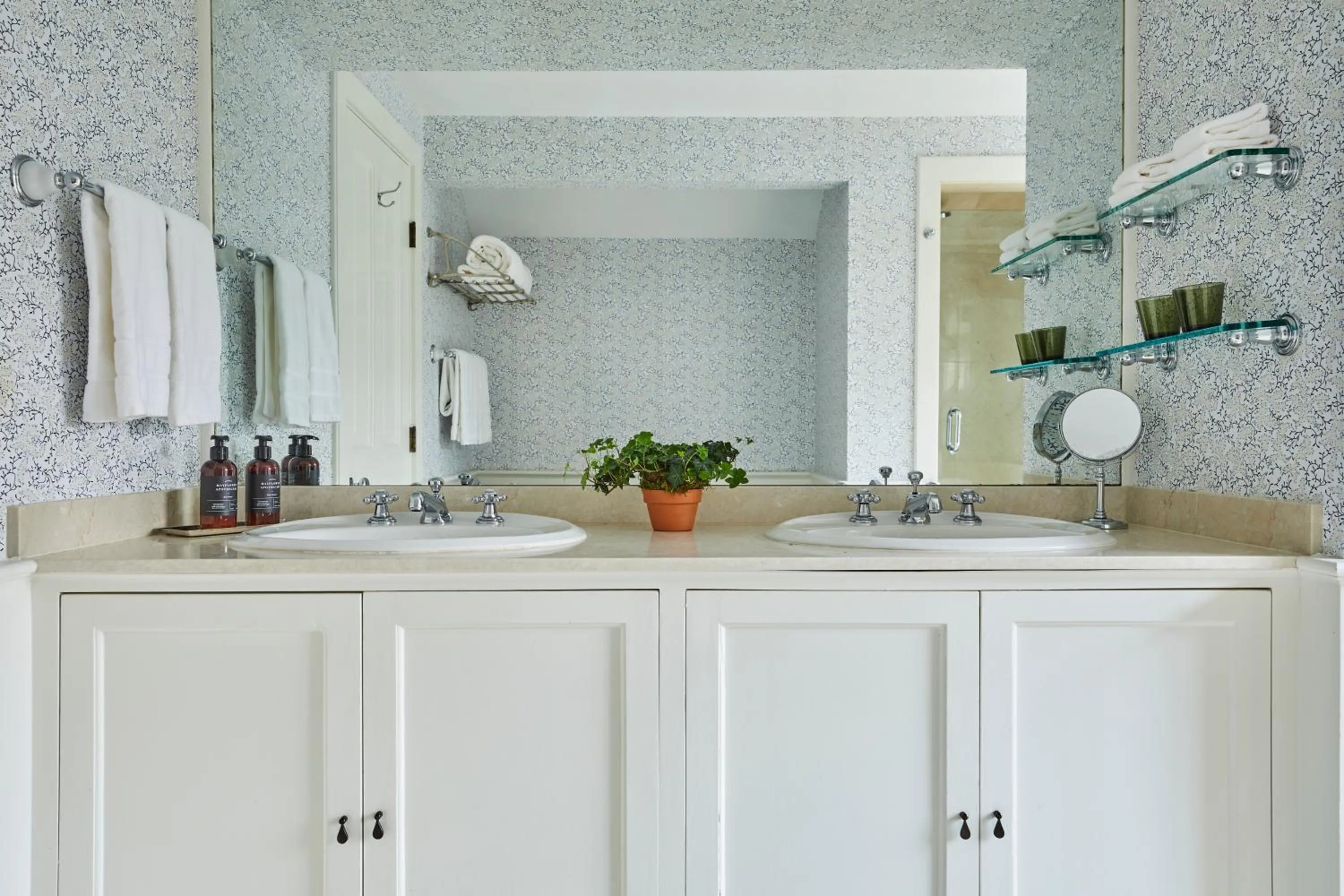Bathroom in The Mayflower Inn & Spa, Auberge Collection