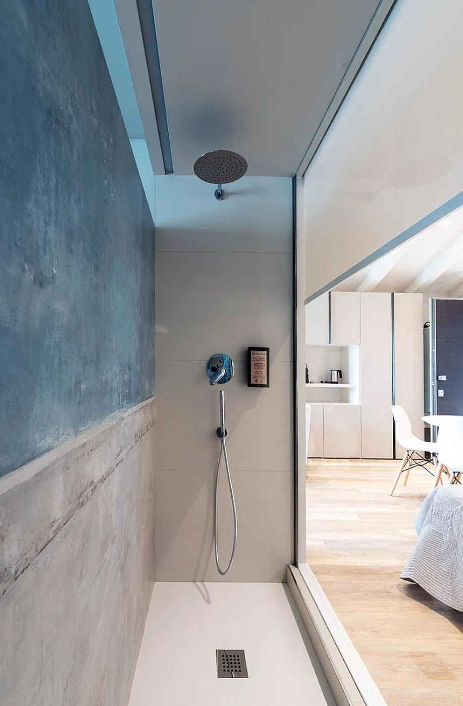 Shower, Bed in Viola Relais