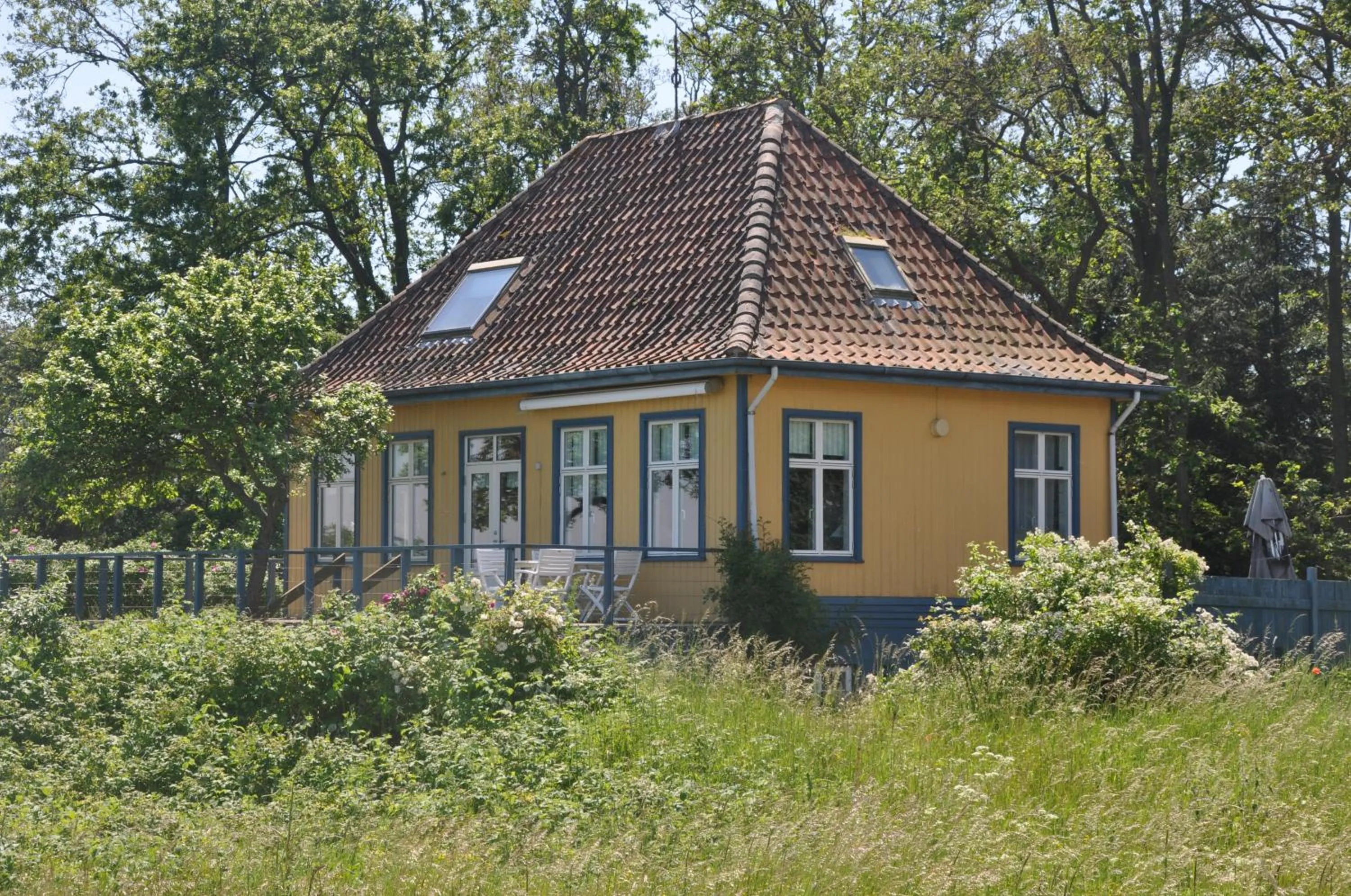 Property building in Skærven Beachfront Apartments and Cottage