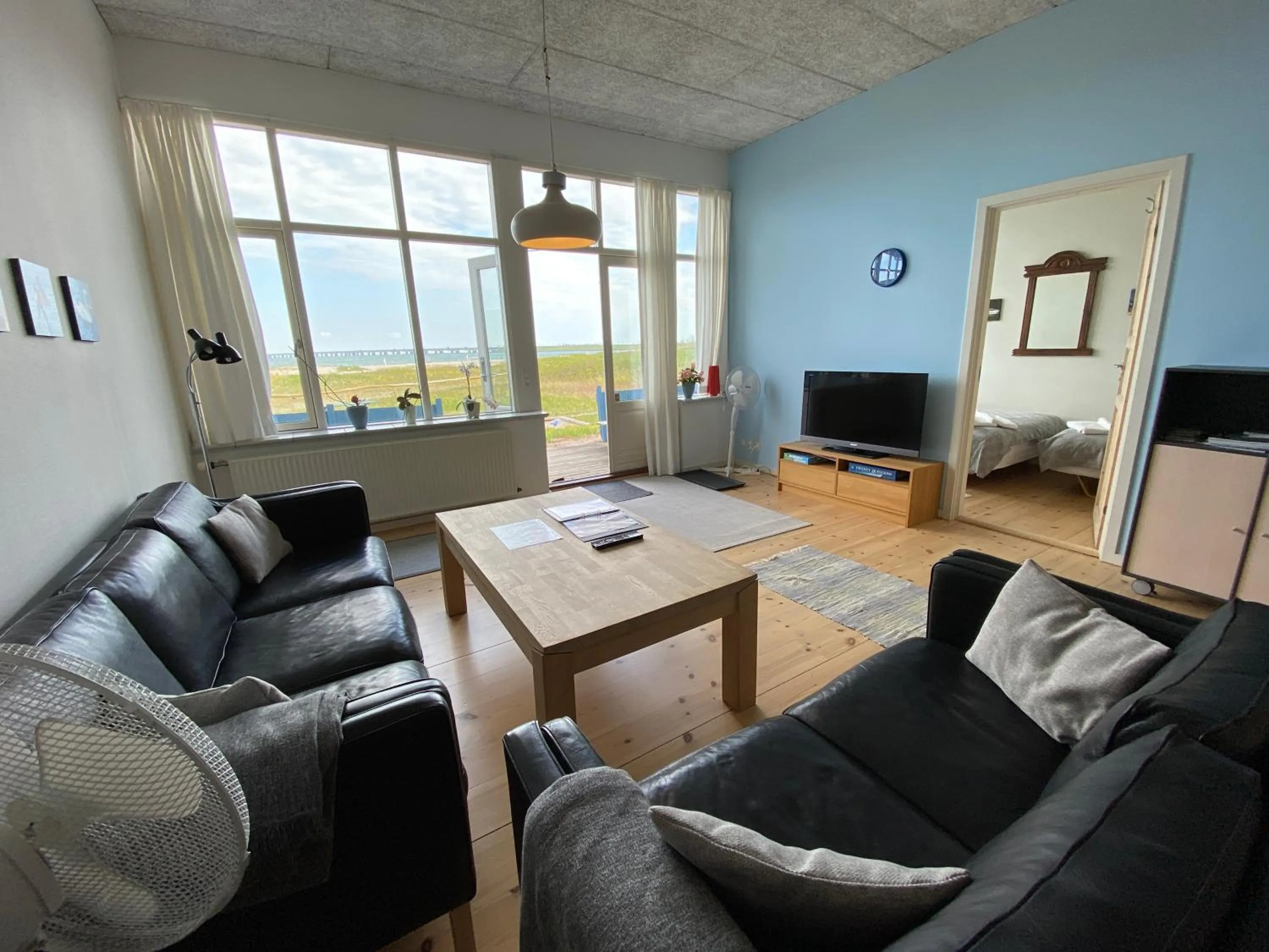 TV and multimedia in Skærven Beachfront Apartments and Cottage