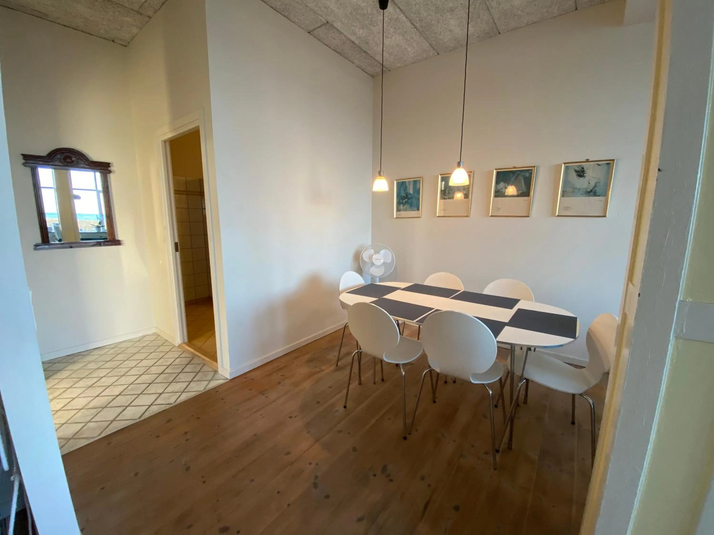 Dining area in Skærven Beachfront Apartments and Cottage