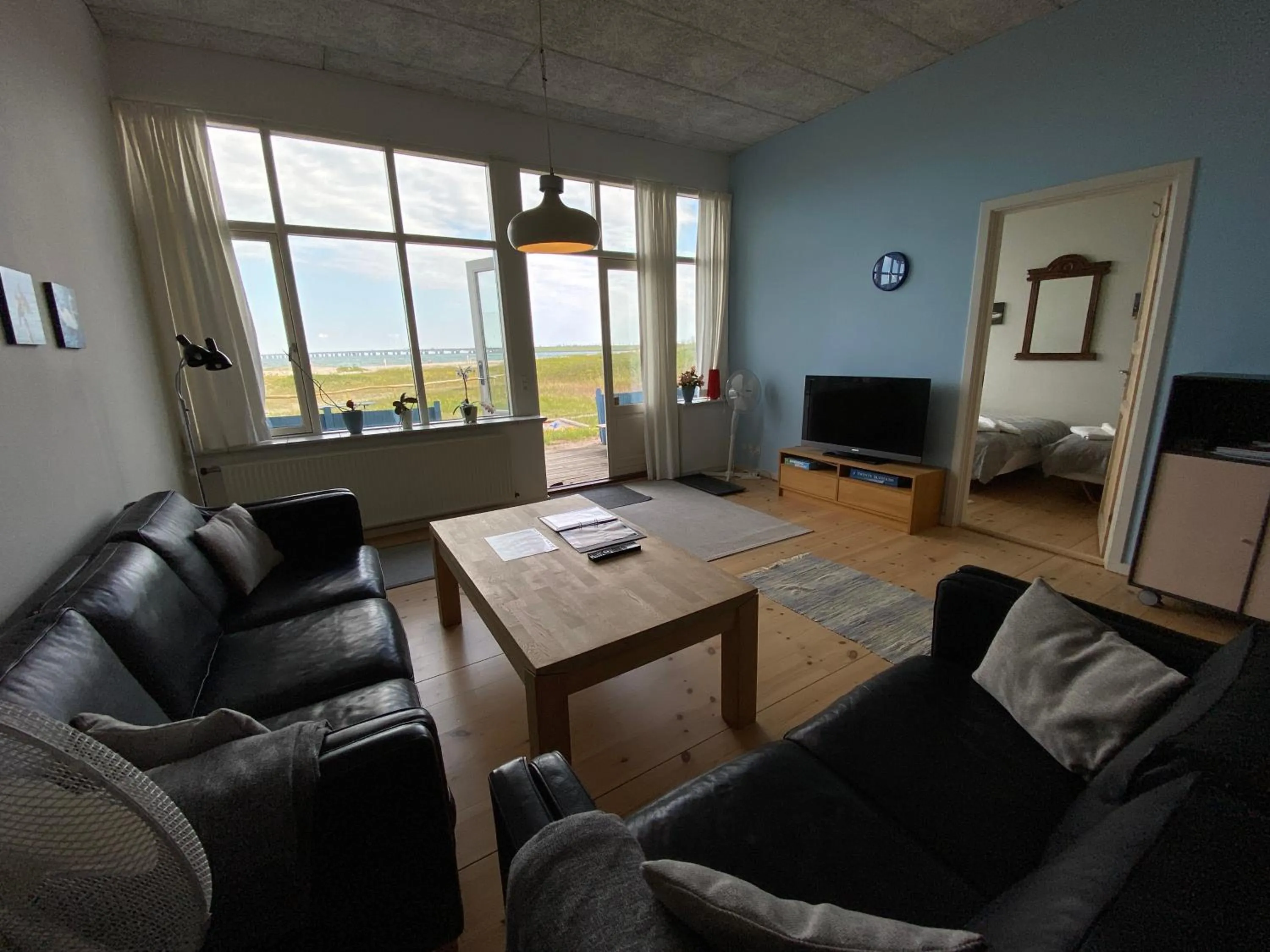 TV and multimedia in Skærven Beachfront Apartments and Cottage