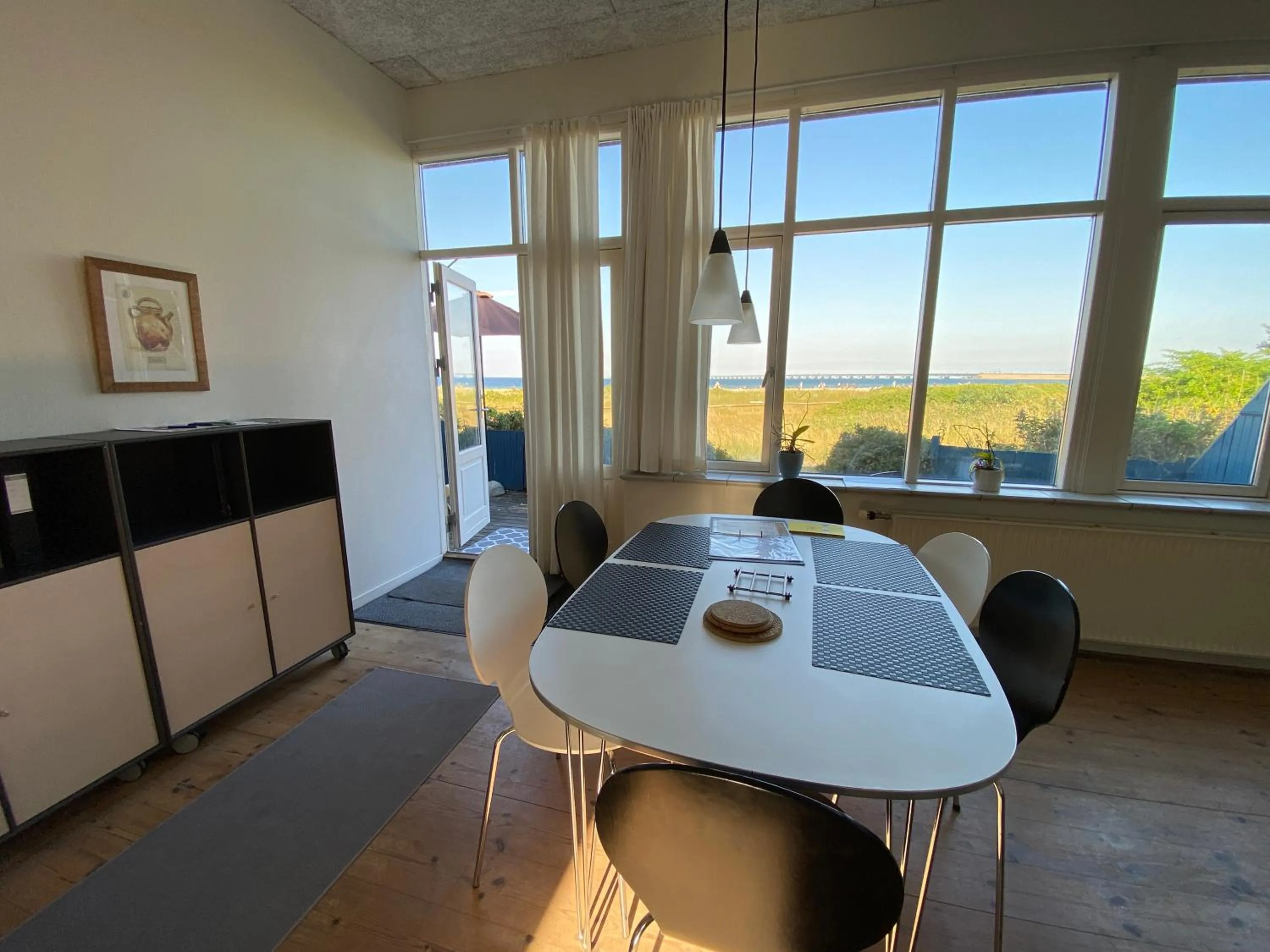 Seating area in Skærven Beachfront Apartments and Cottage