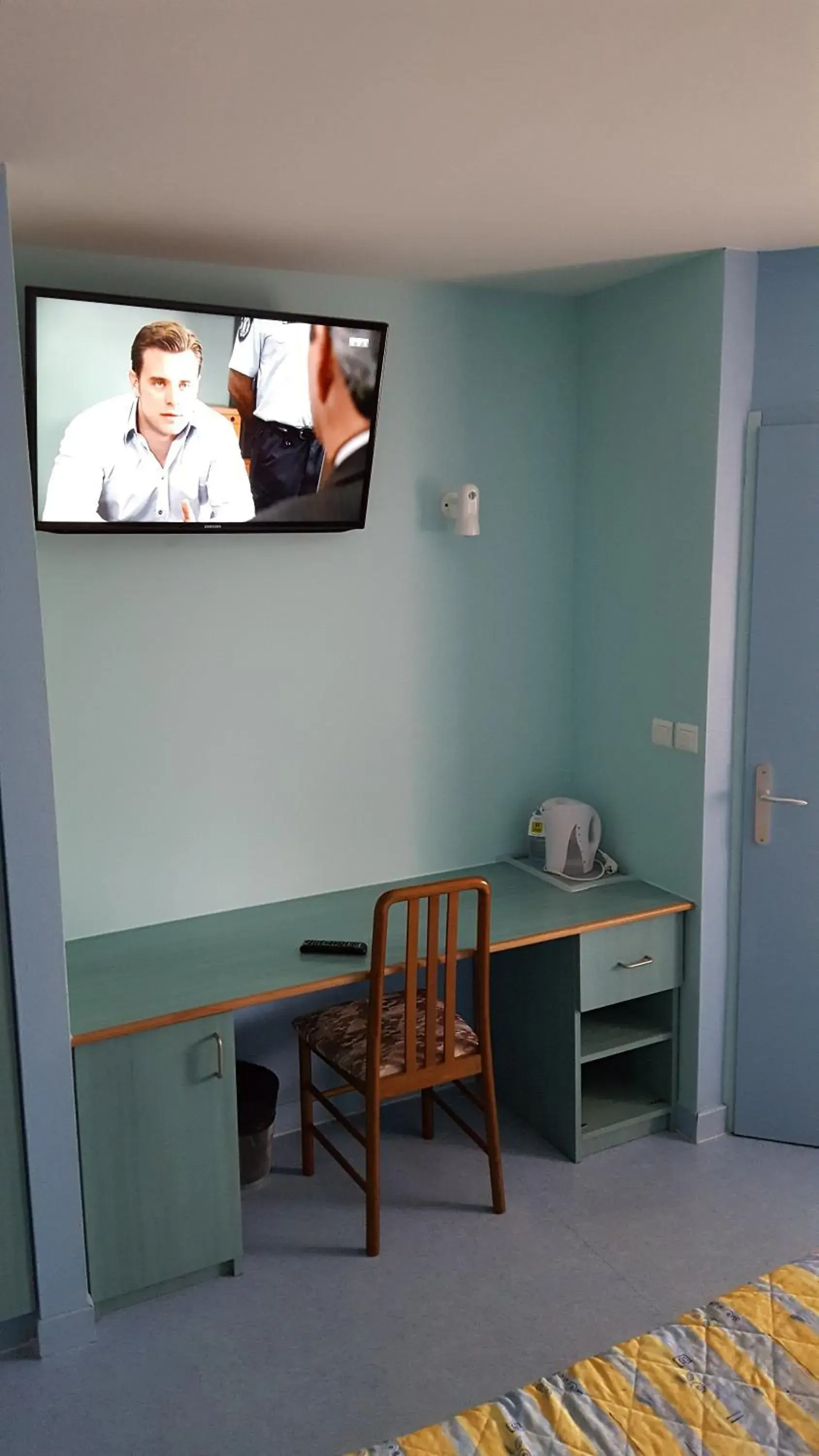 Single Room in Hotel Restaurant De La Canner Single Room in Hotel Restaurant De La Canner