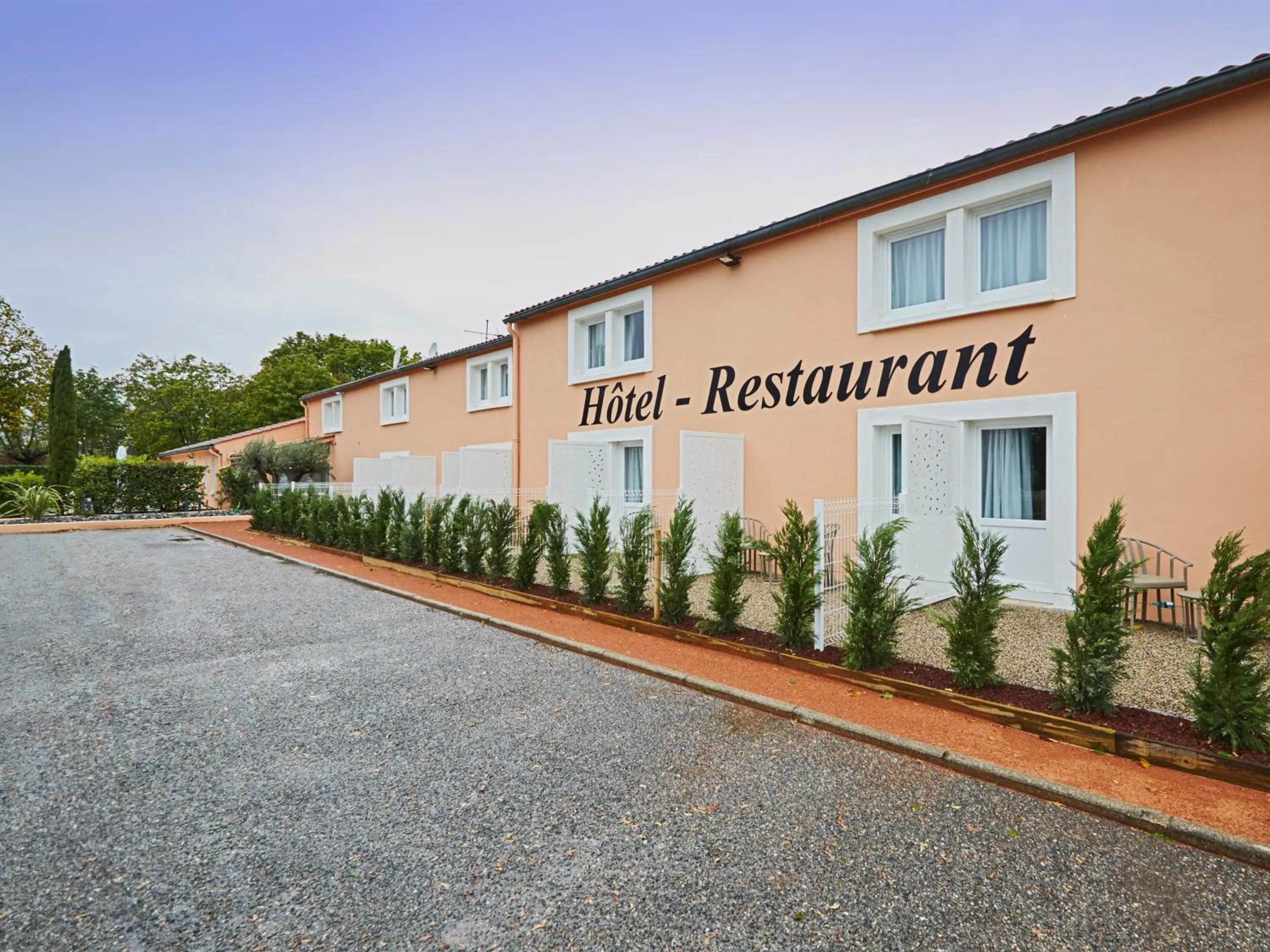 Property building in Kyriad Direct Bron Lyon Eurexpo