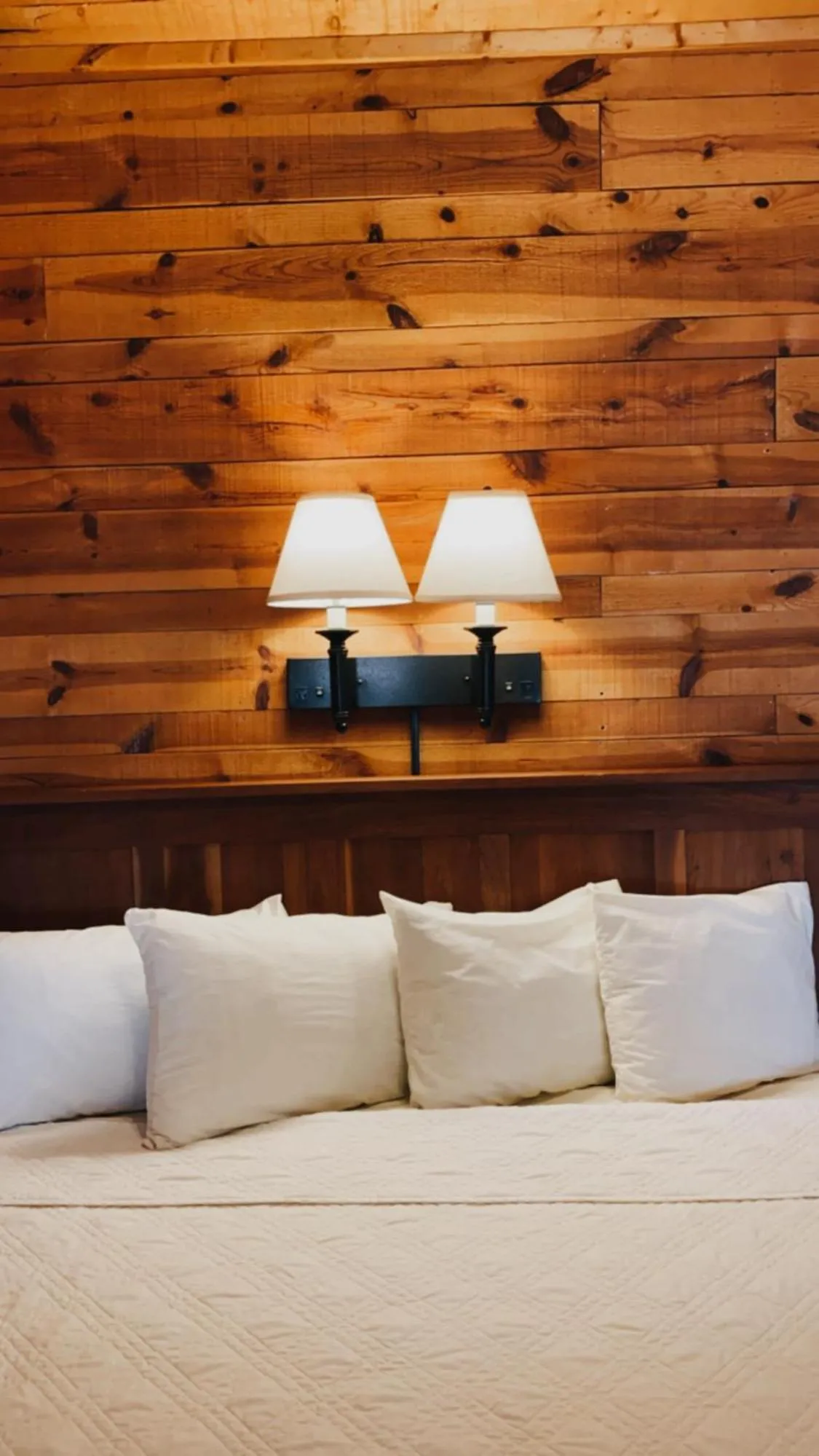 Bed in Chama Trails Motel