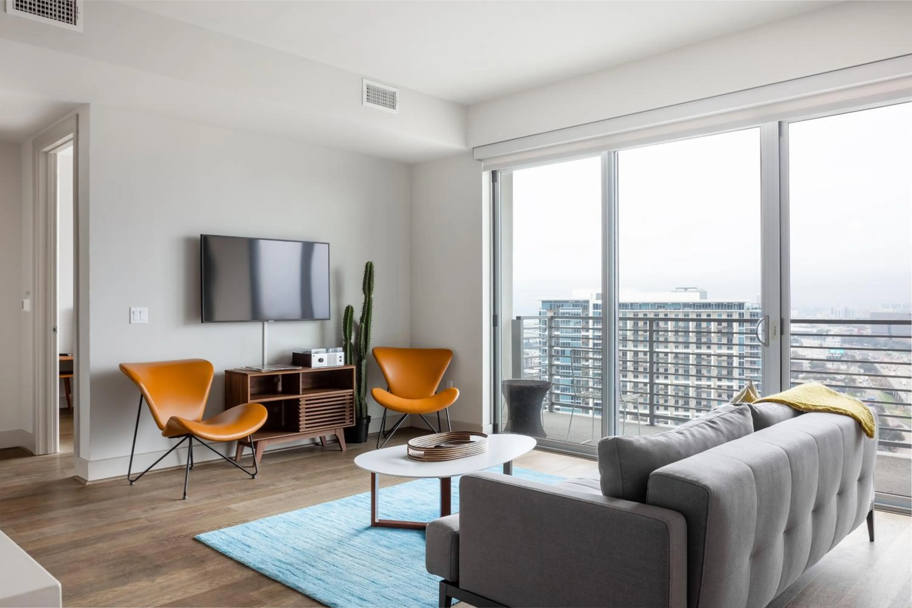 Living room in Locale Victory Park - Dallas