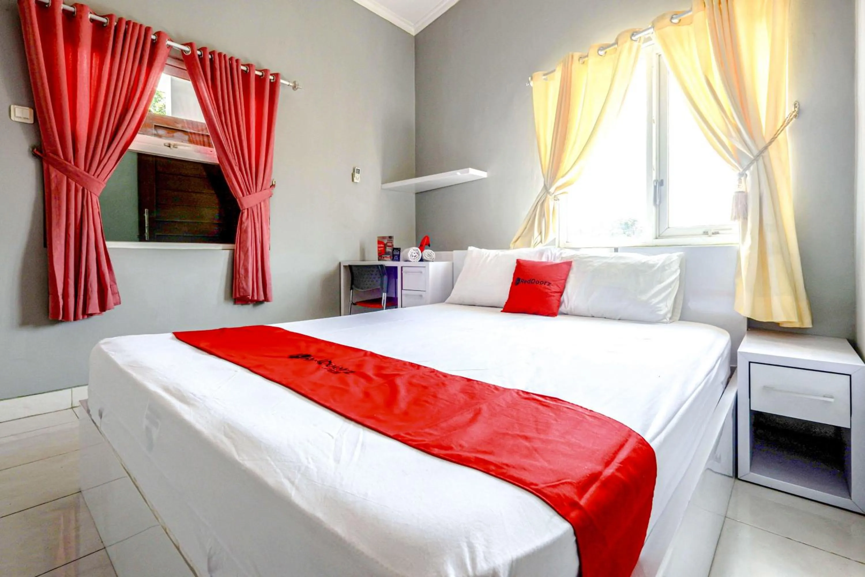 Bedroom, Bed in RedDoorz near Solo Square 3