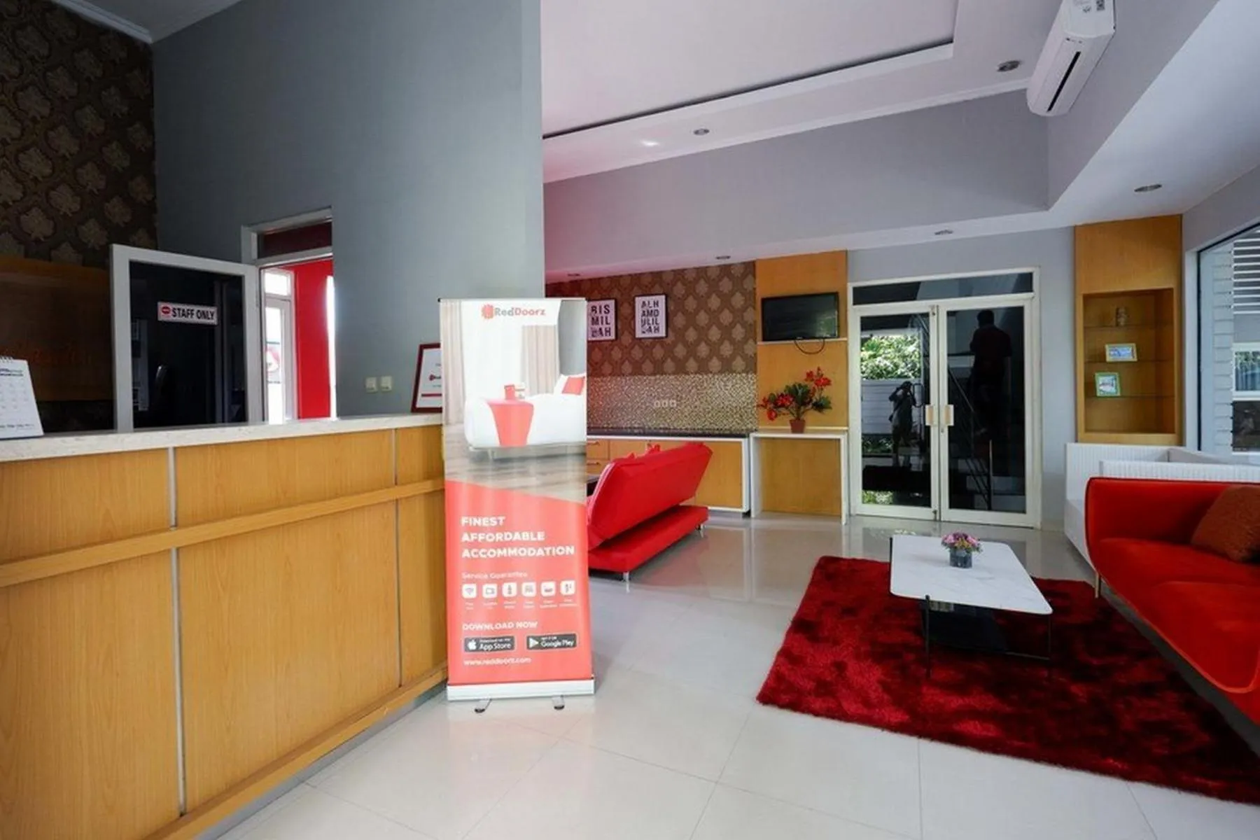 Lobby or reception in RedDoorz near Solo Square 3