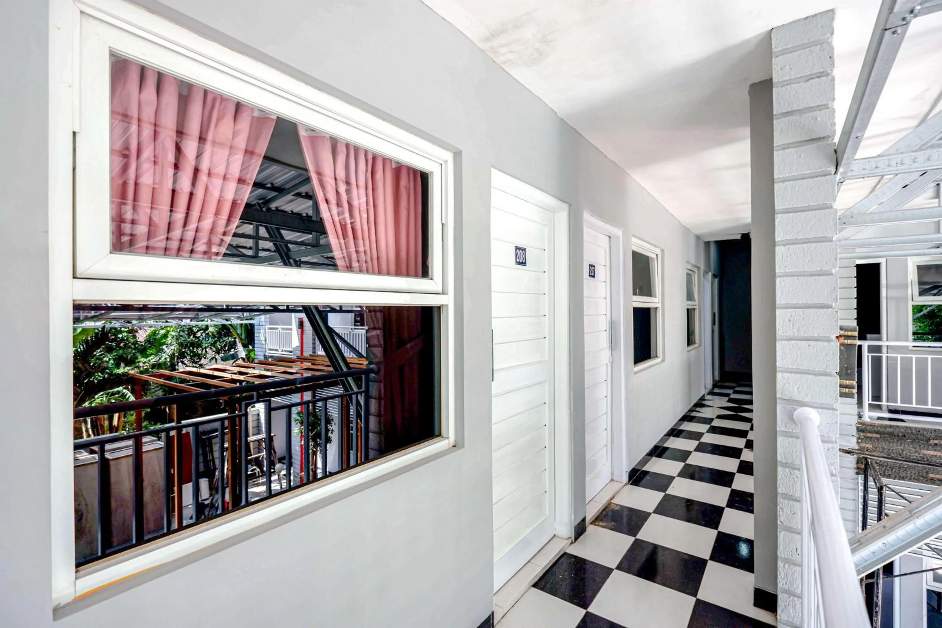 Property building in RedDoorz near Solo Square 3