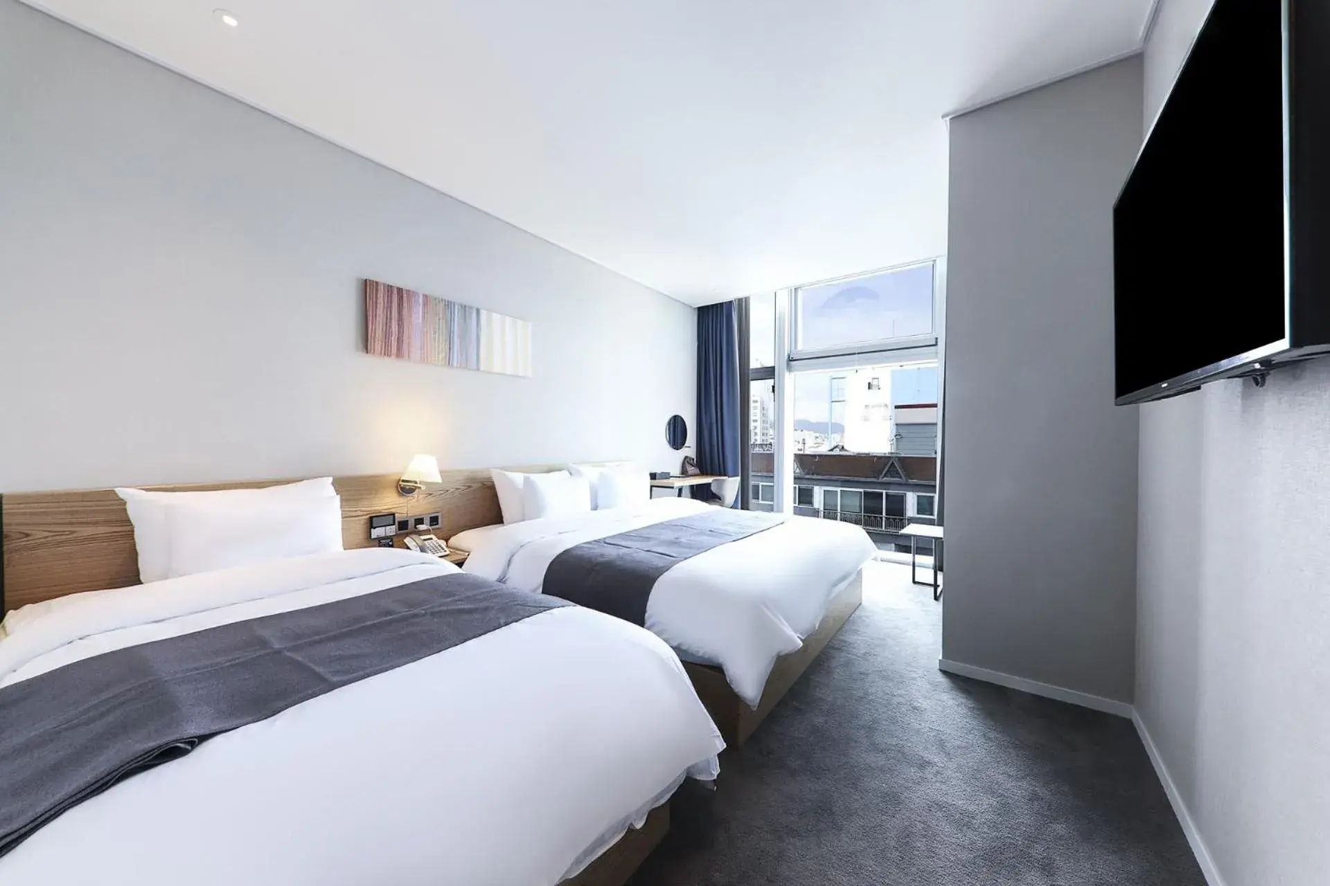 Deluxe Twin Room in Ocean The Point Hotel Busan Deluxe Twin Room in Ocean The Point Hotel Busan