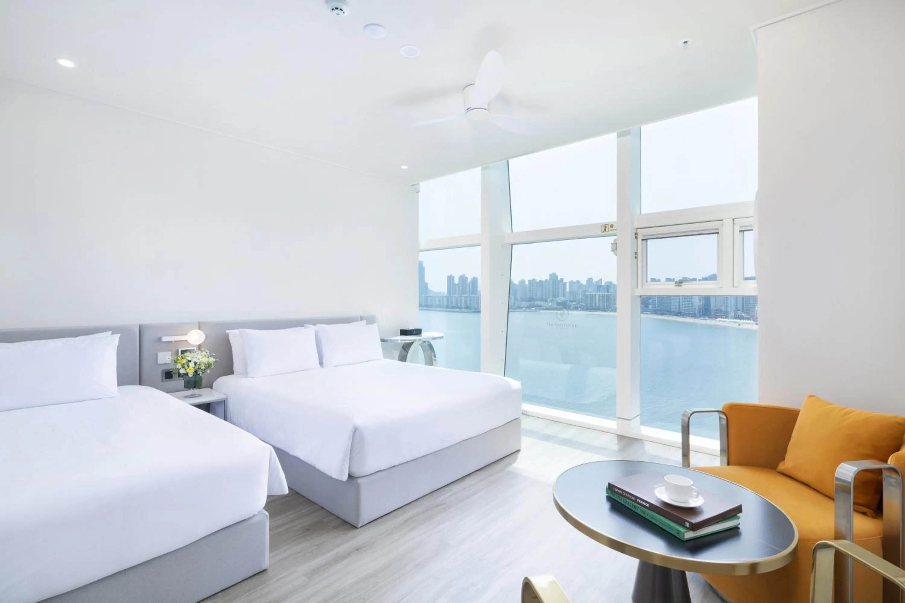 Bed in Ocean The Point Hotel Busan