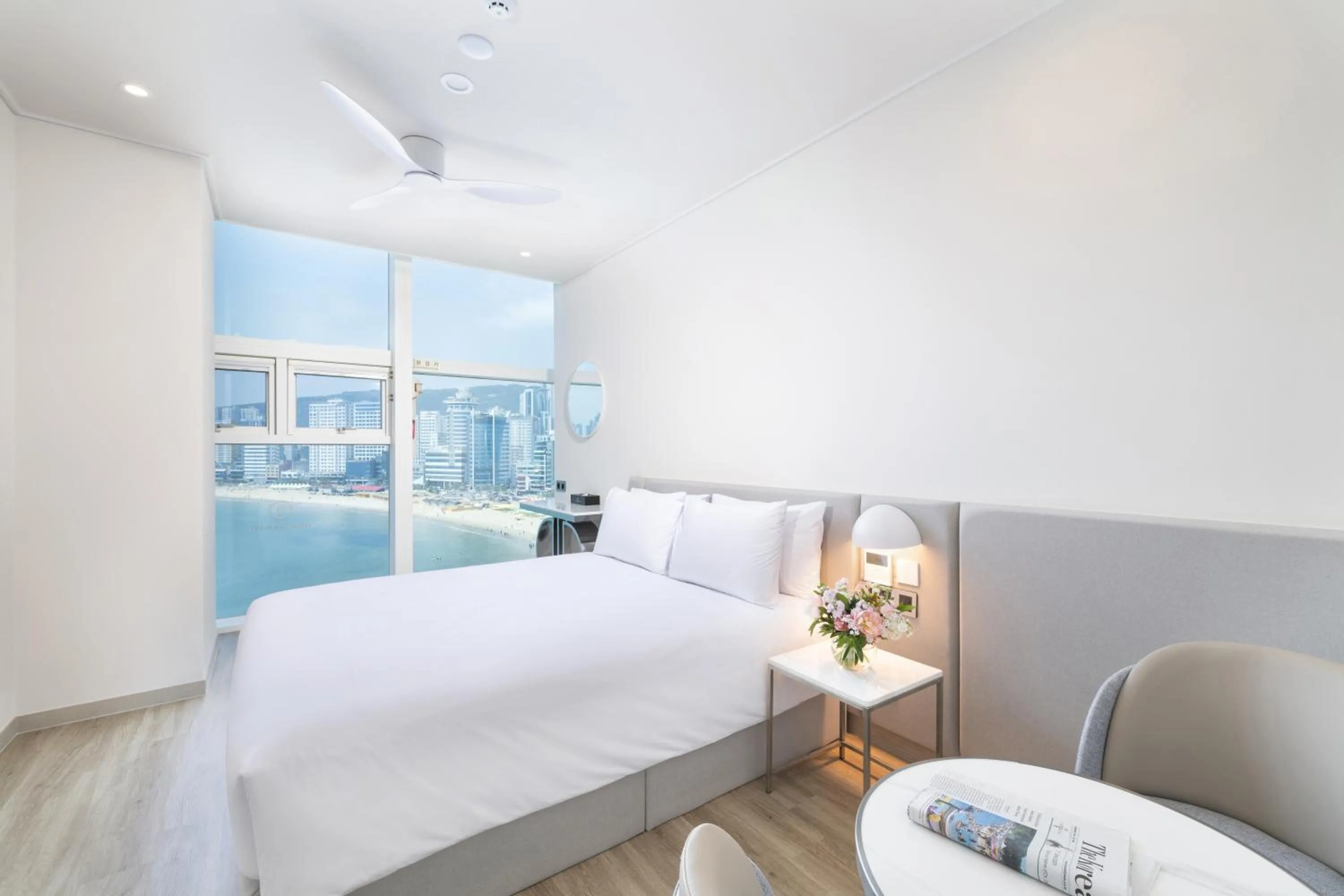 Bed in Ocean The Point Hotel Busan