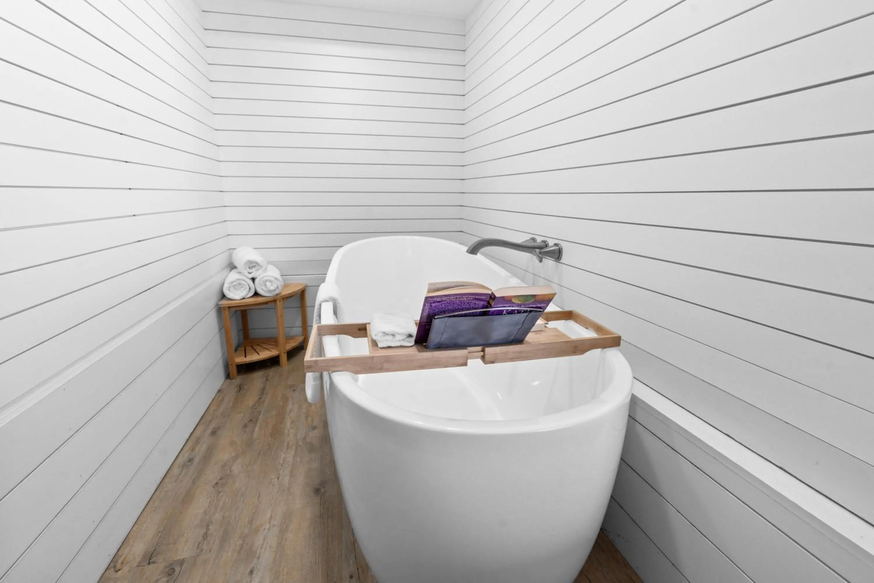 Bath in The Beach Haus - Traverse City
