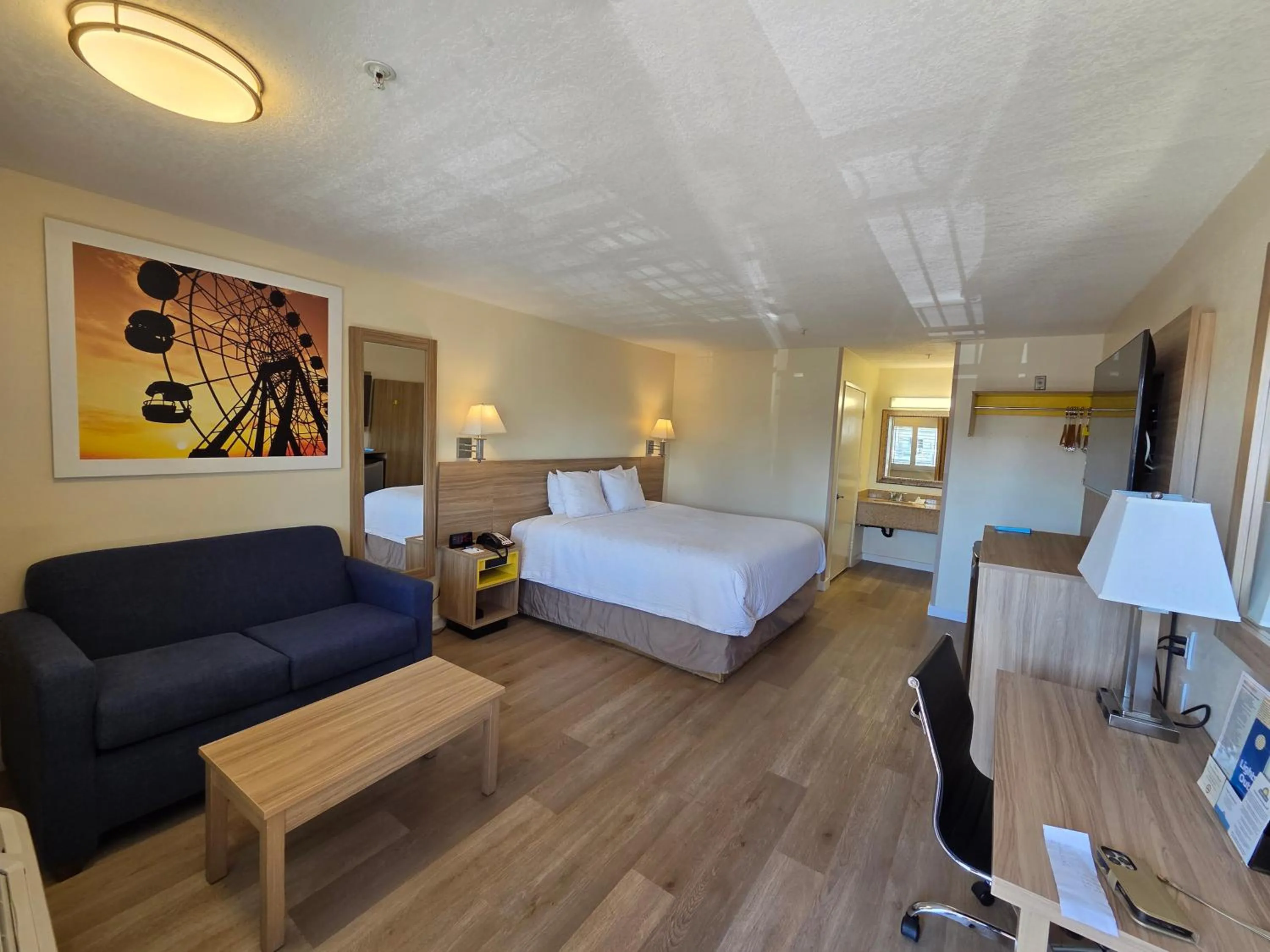 Bed in Days Inn by Wyndham Alhambra CA