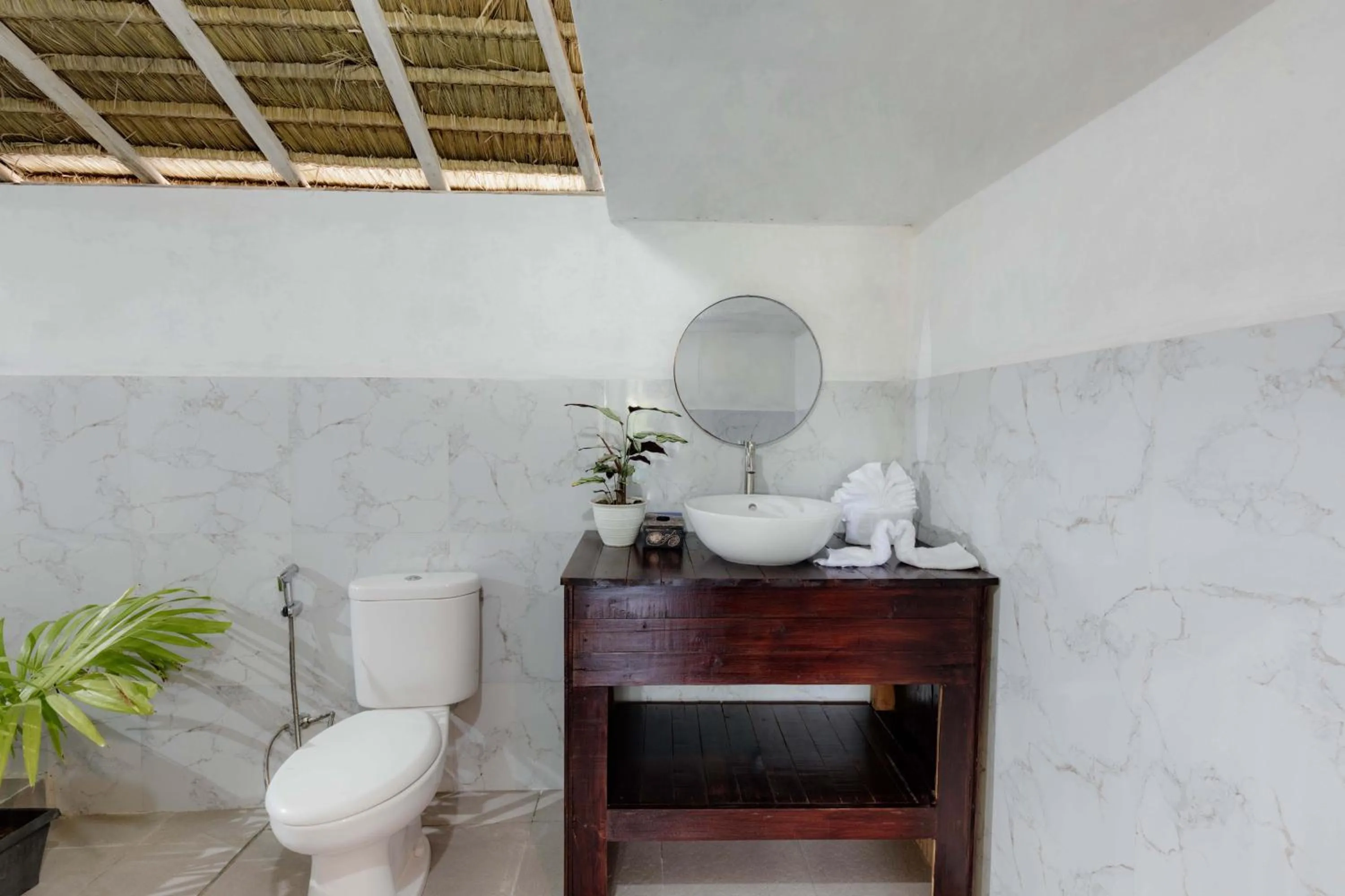 Toilet in Bhavana Cottage
