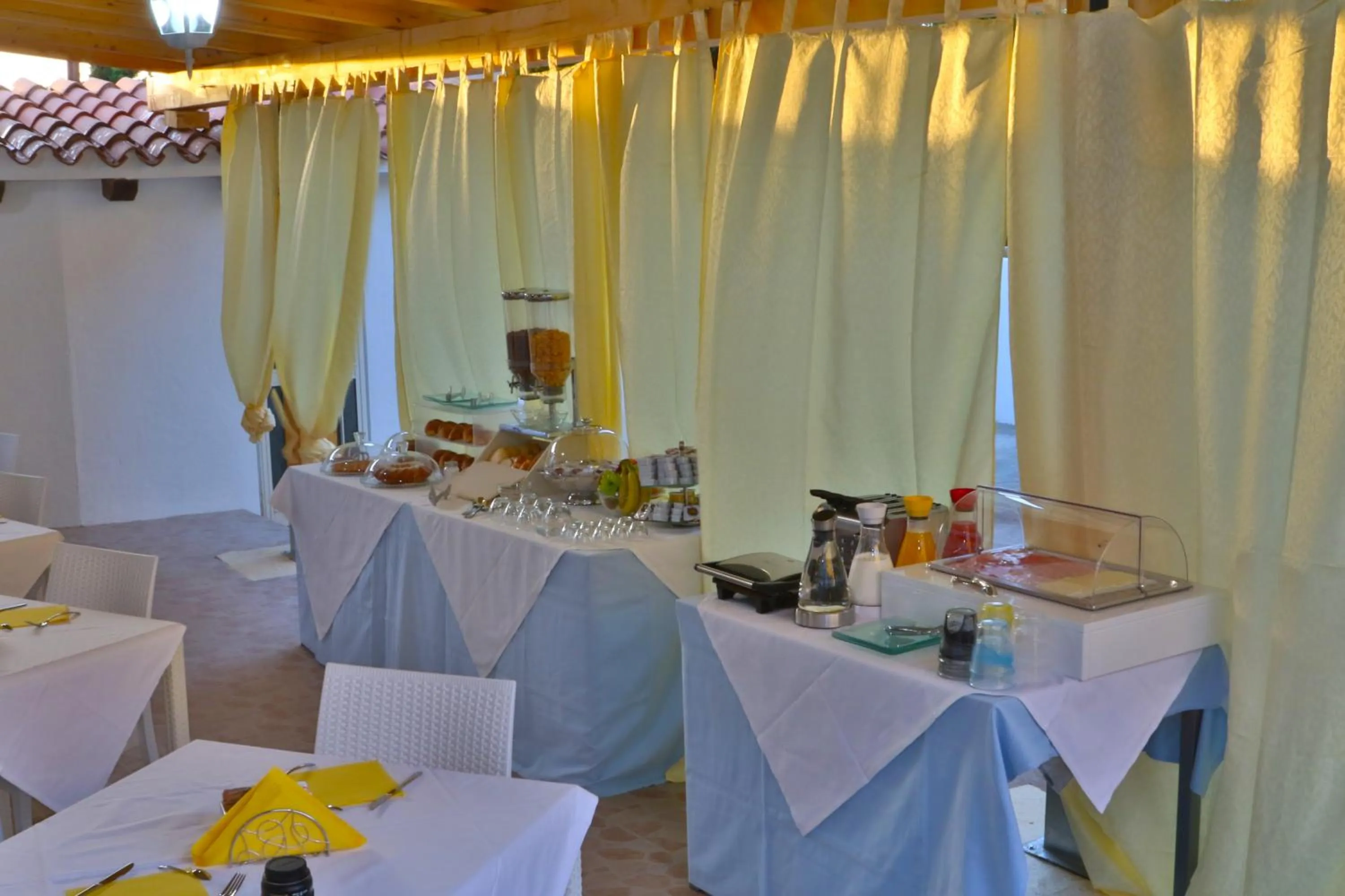 Food and drinks in B&B Sole E Luna