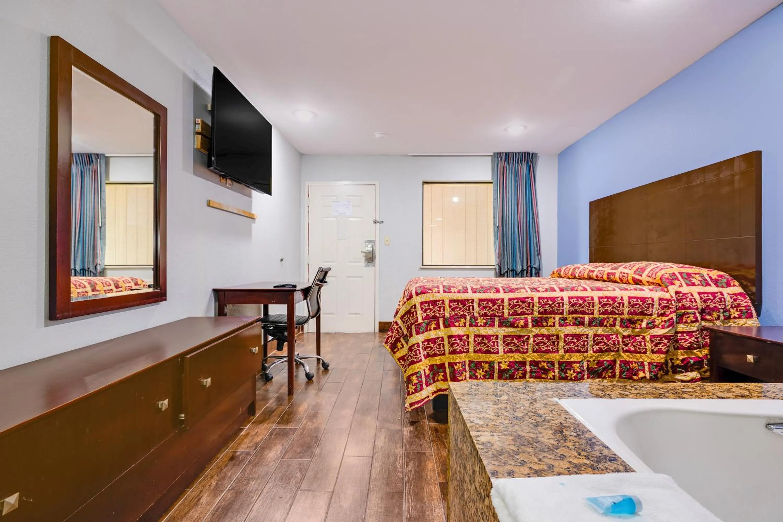 Bedroom, Bed in Hotel O Luxury Inn Channelview Baytown I-10