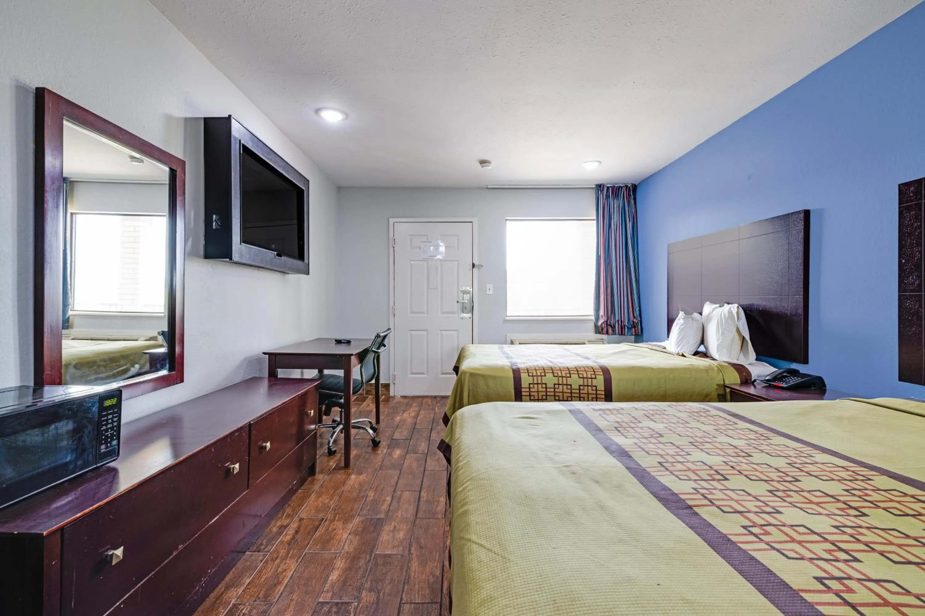 Bedroom, Bed in Hotel O Luxury Inn Channelview Baytown I-10