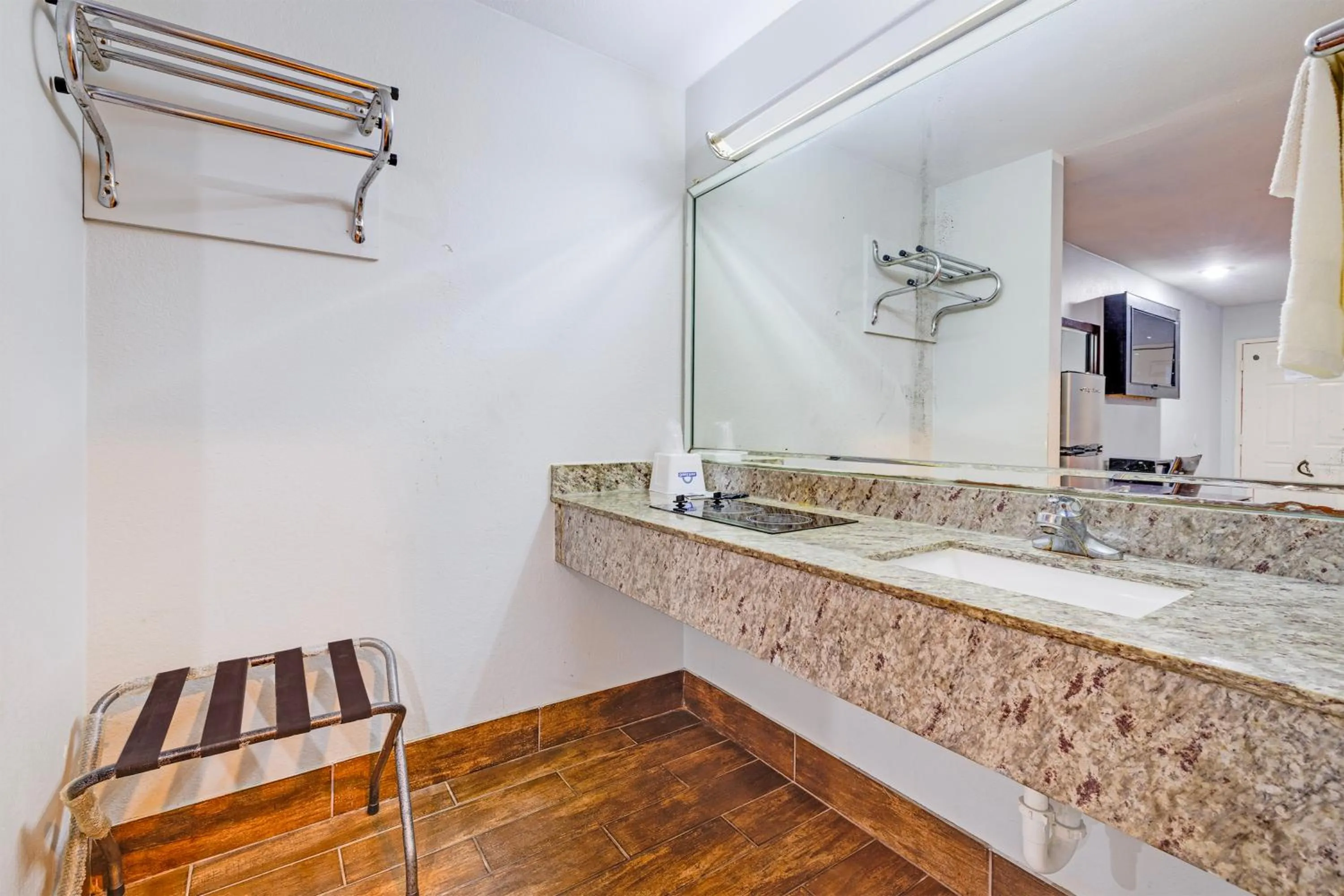 Bathroom in Hotel O Luxury Inn Channelview Baytown I-10