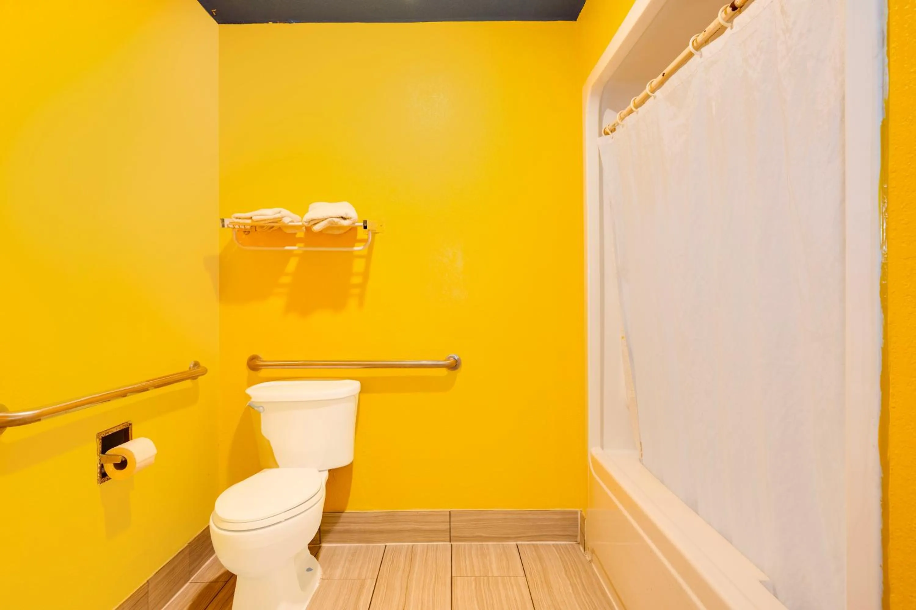 Bathroom in Hotel O Luxury Inn Channelview Baytown I-10