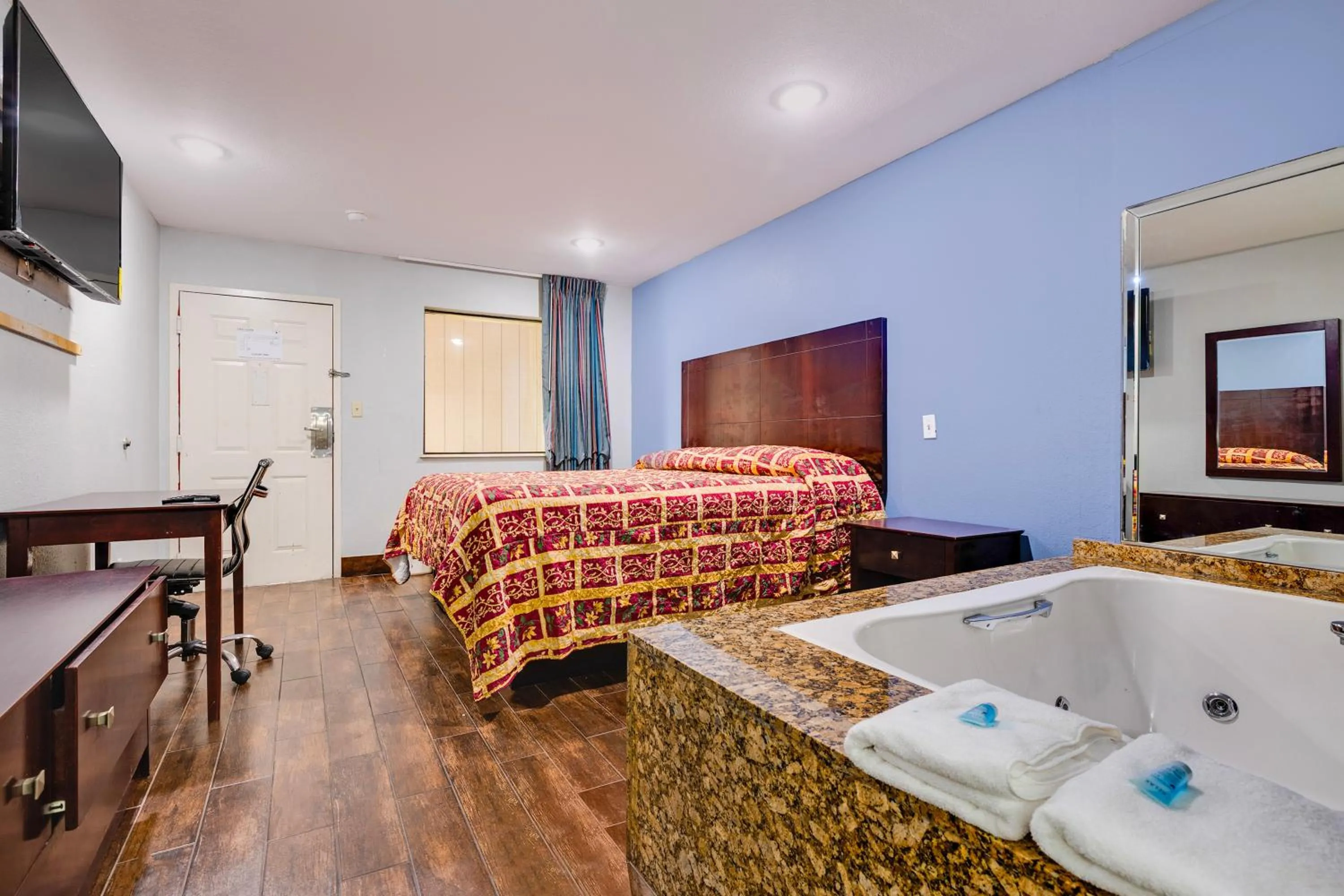 Bedroom, Bed in Hotel O Luxury Inn Channelview Baytown I-10