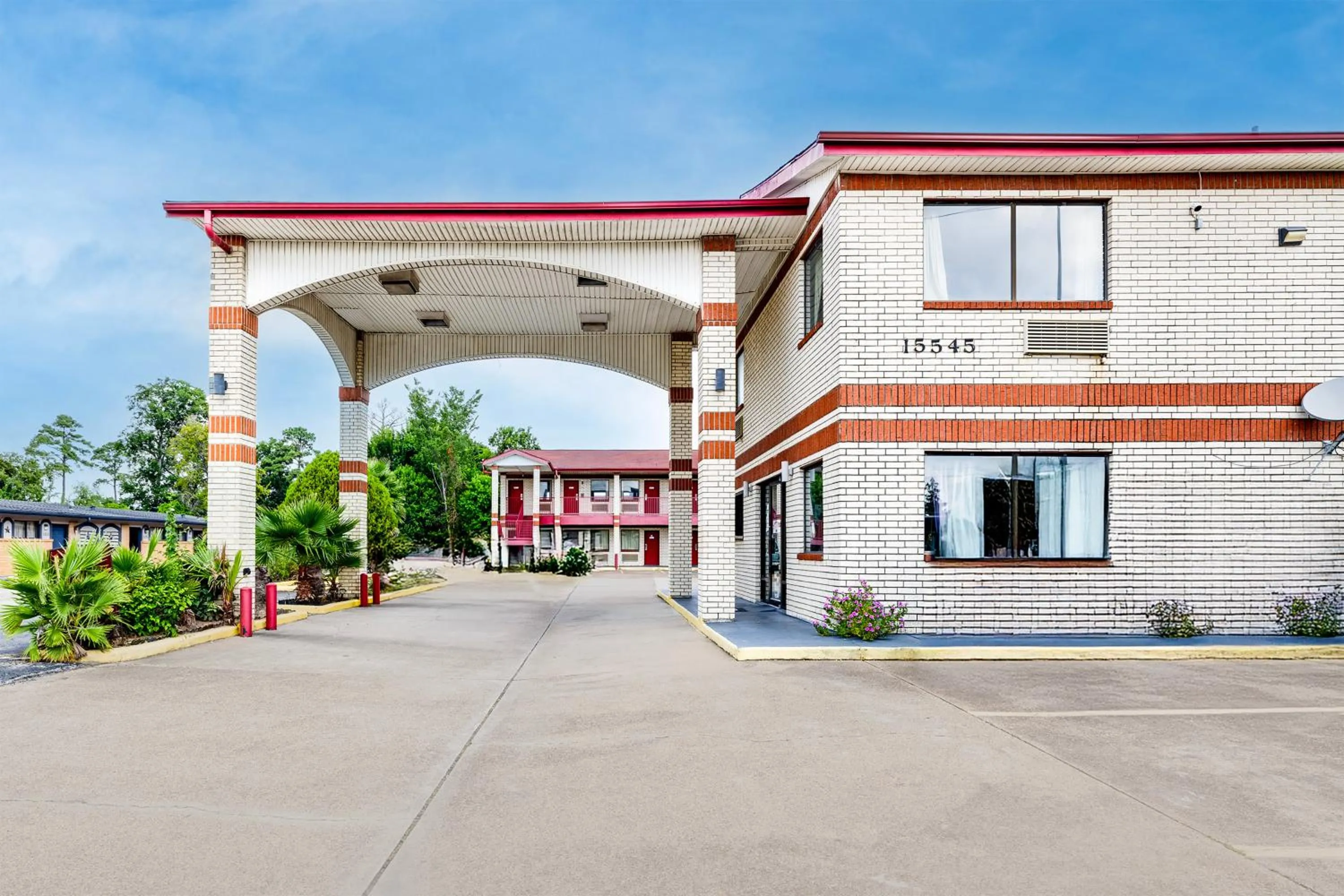 Property building in Hotel O Luxury Inn Channelview Baytown I-10