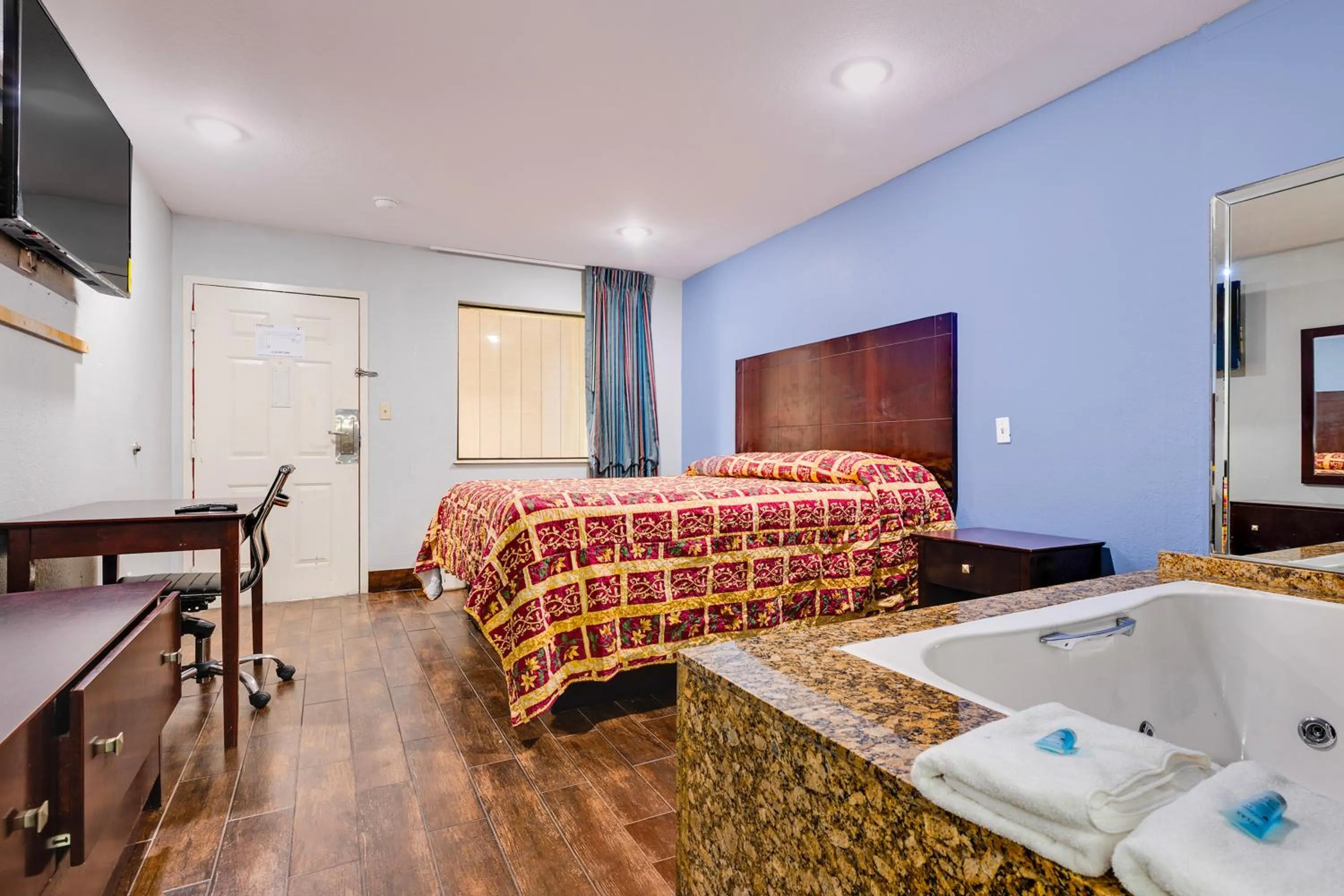 Bedroom, Bed in Hotel O Luxury Inn Channelview Baytown I-10