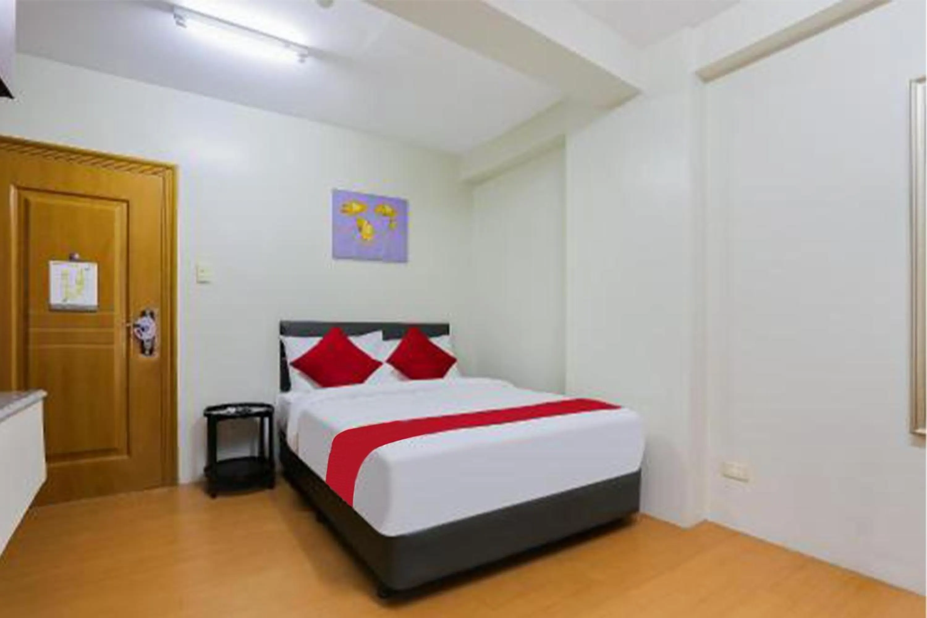 Bed in Anglo Residences Manila