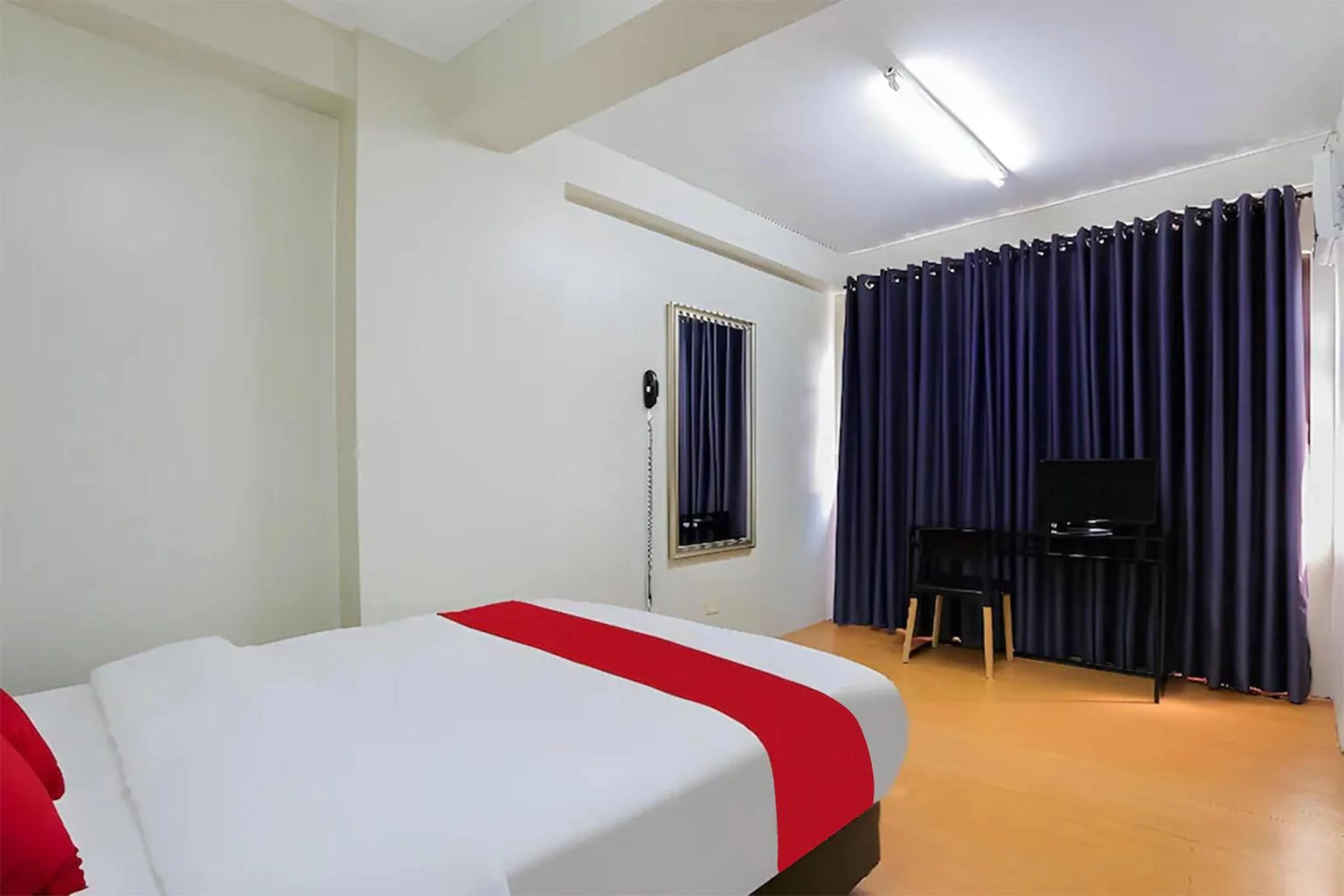 Bed in Anglo Residences Manila