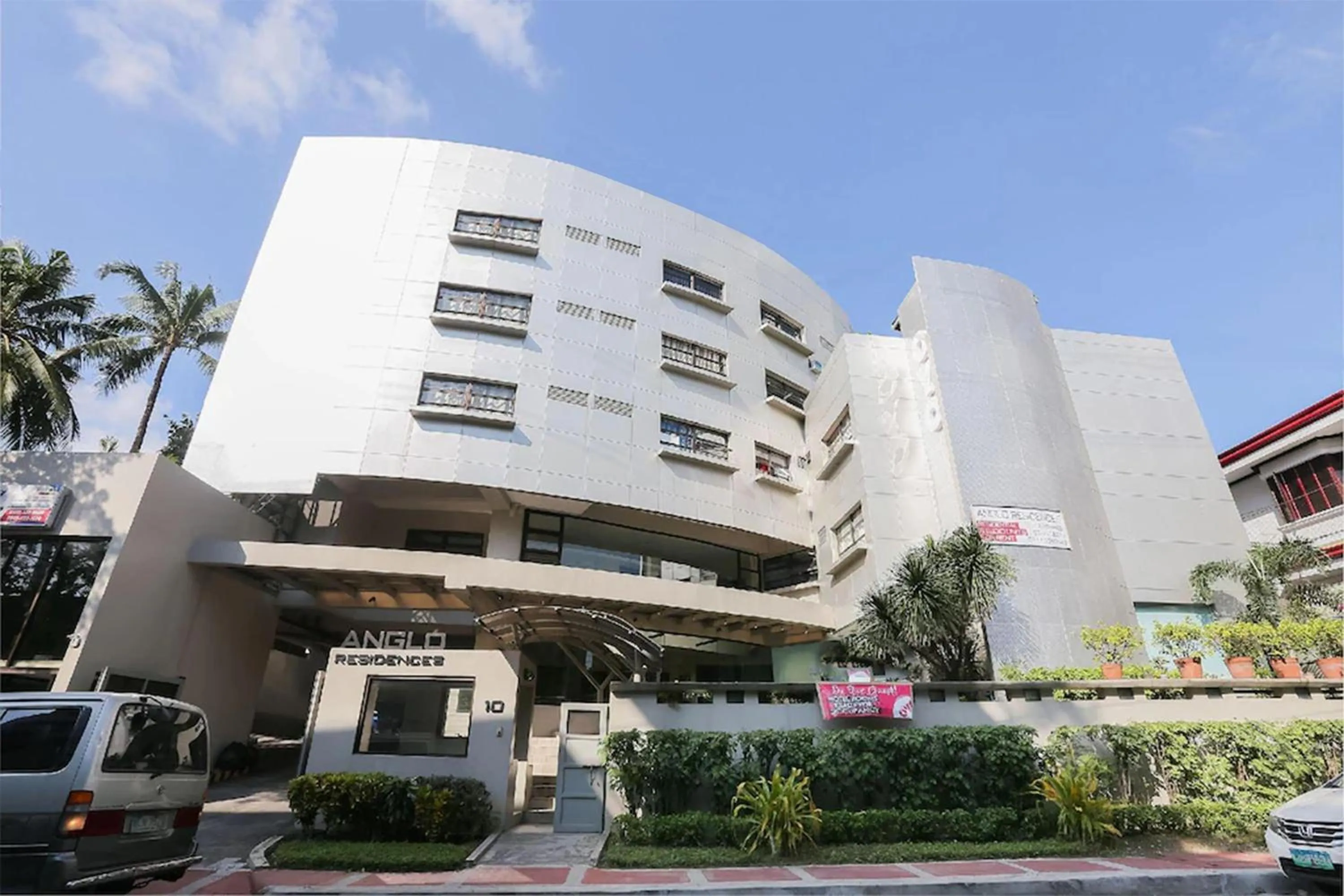 Property building in Anglo Residences Manila