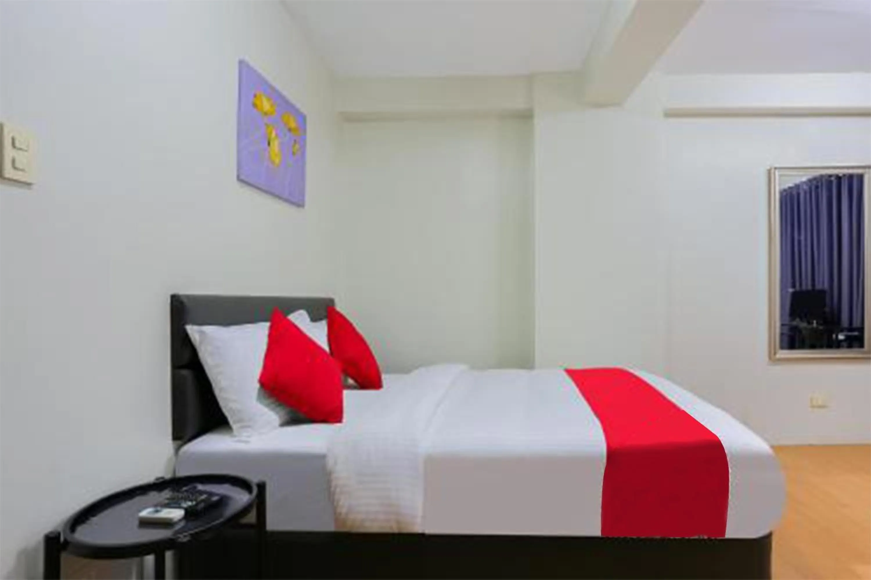 Bed in Anglo Residences Manila