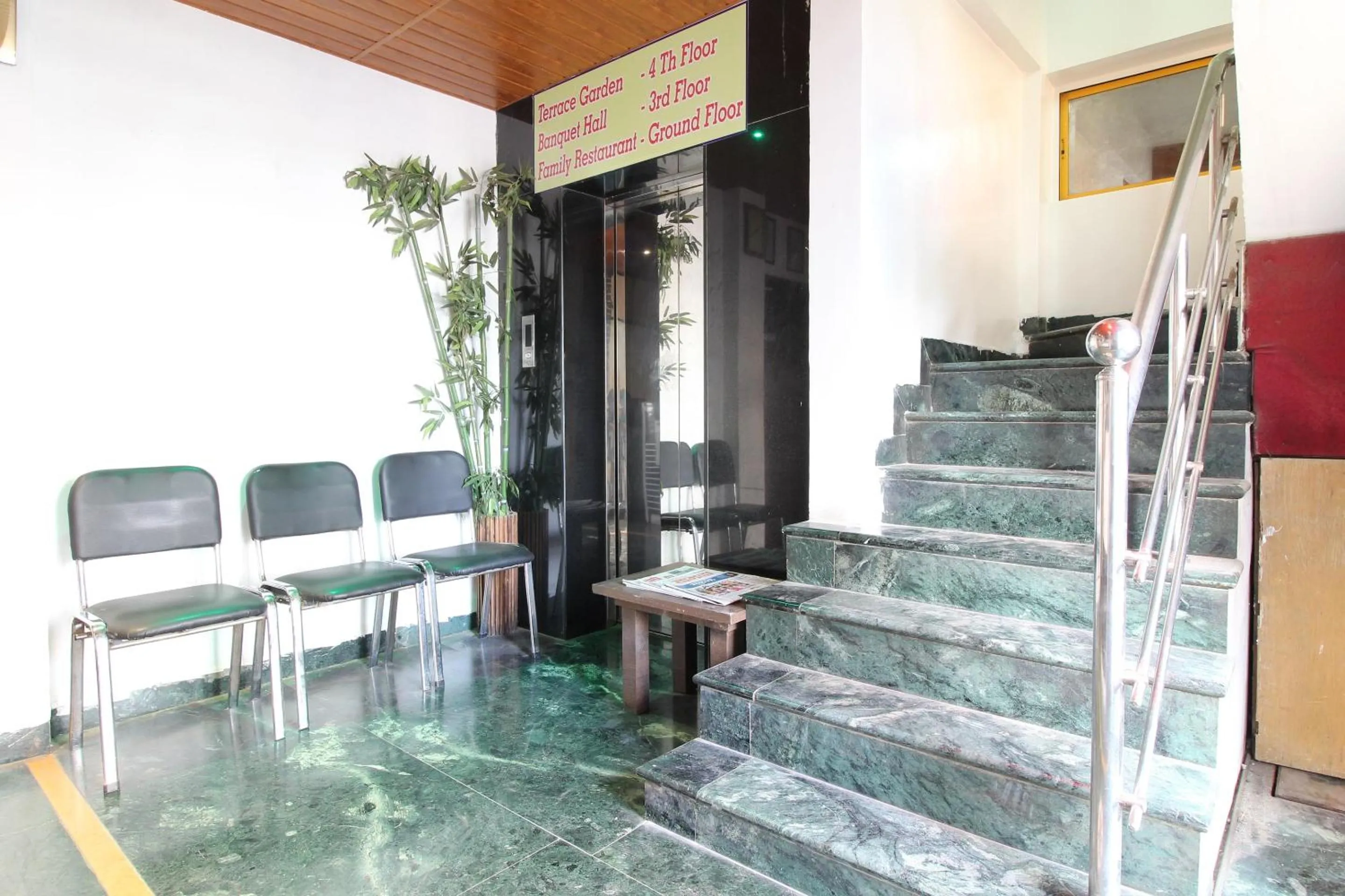 Lobby or reception in Hotel O New Pune