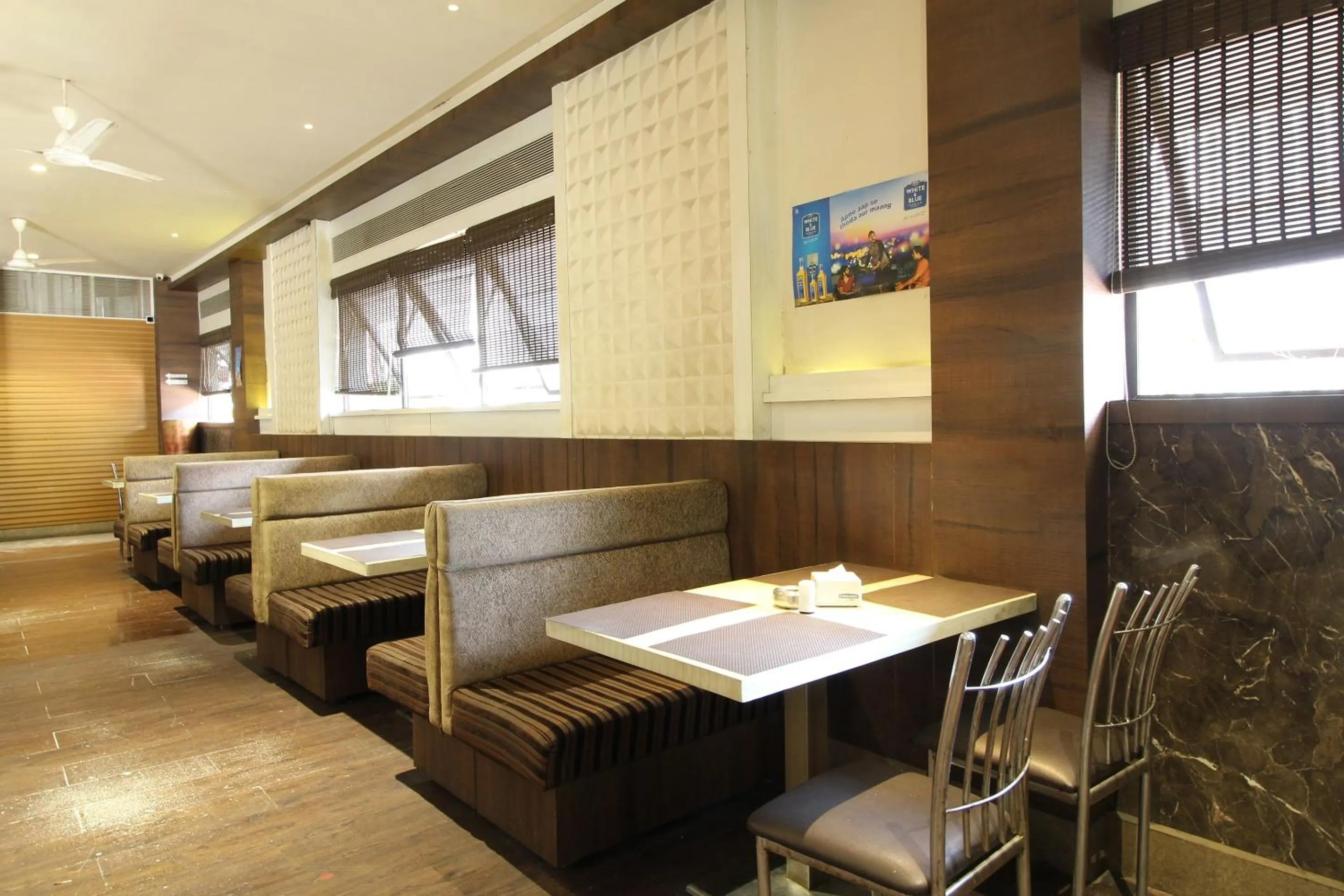 Restaurant/places to eat in Hotel O New Pune