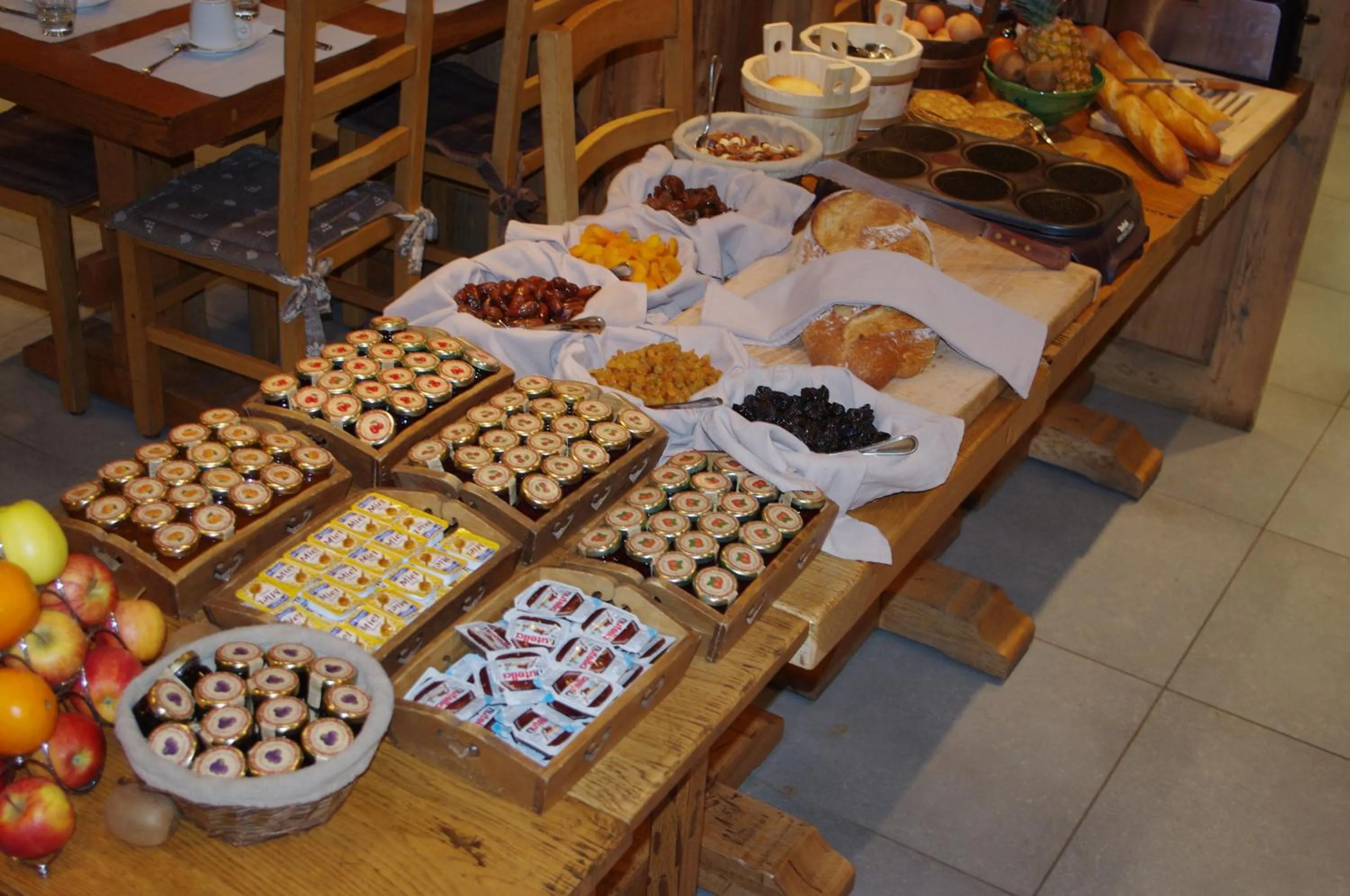 Buffet breakfast in Logis La Croix-Saint-Maurice