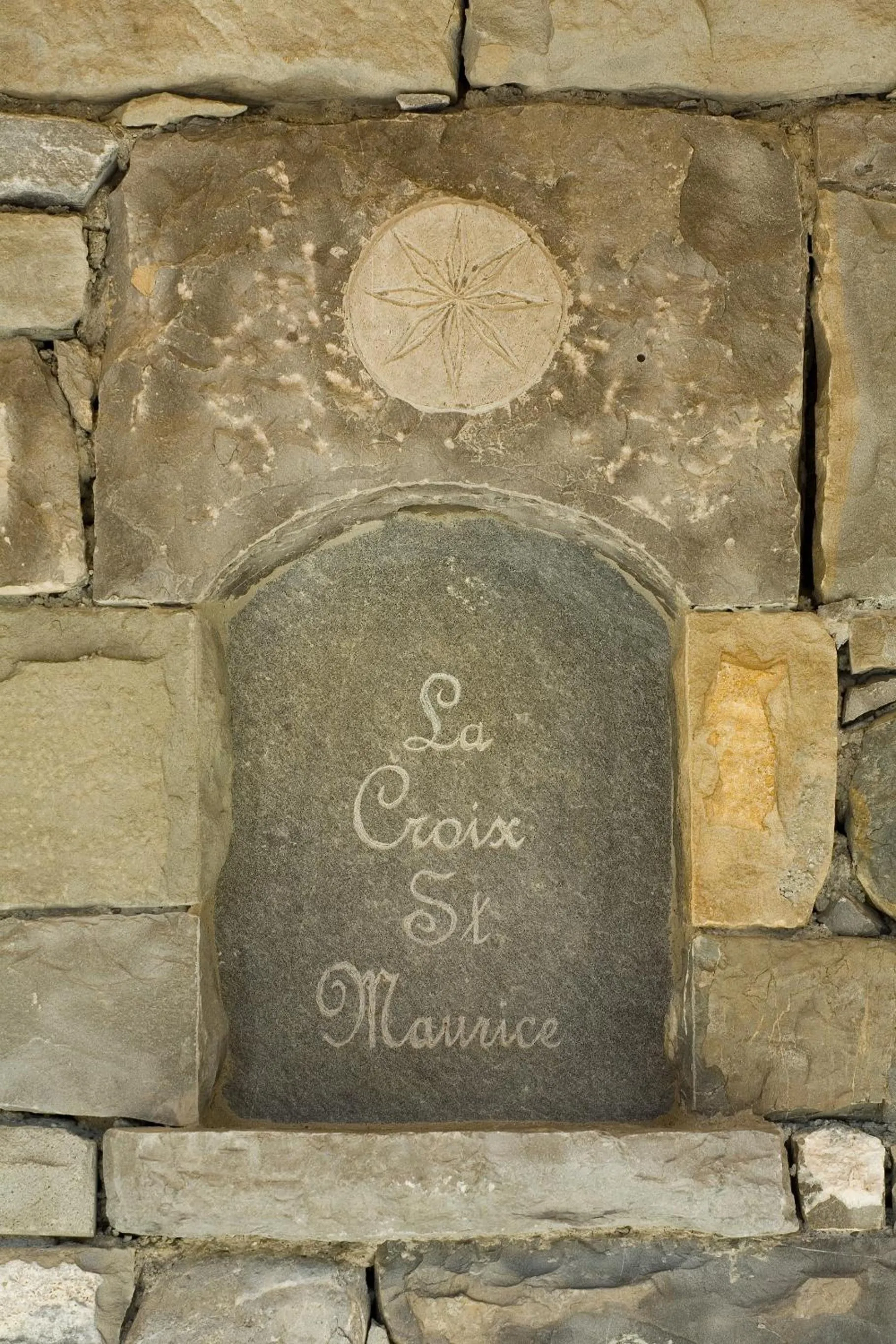 Decorative detail in Logis La Croix-Saint-Maurice