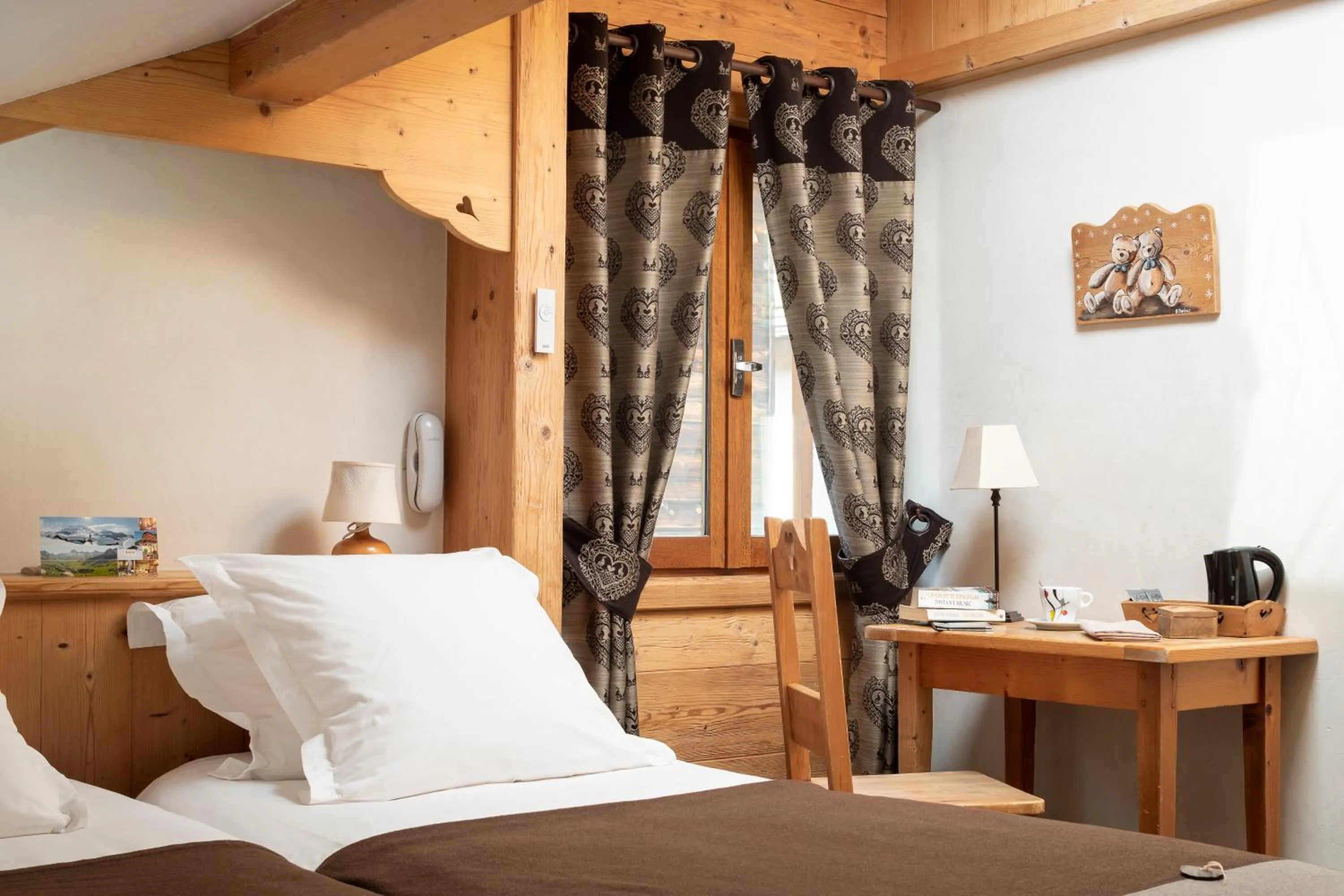 Bed in Logis La Croix-Saint-Maurice