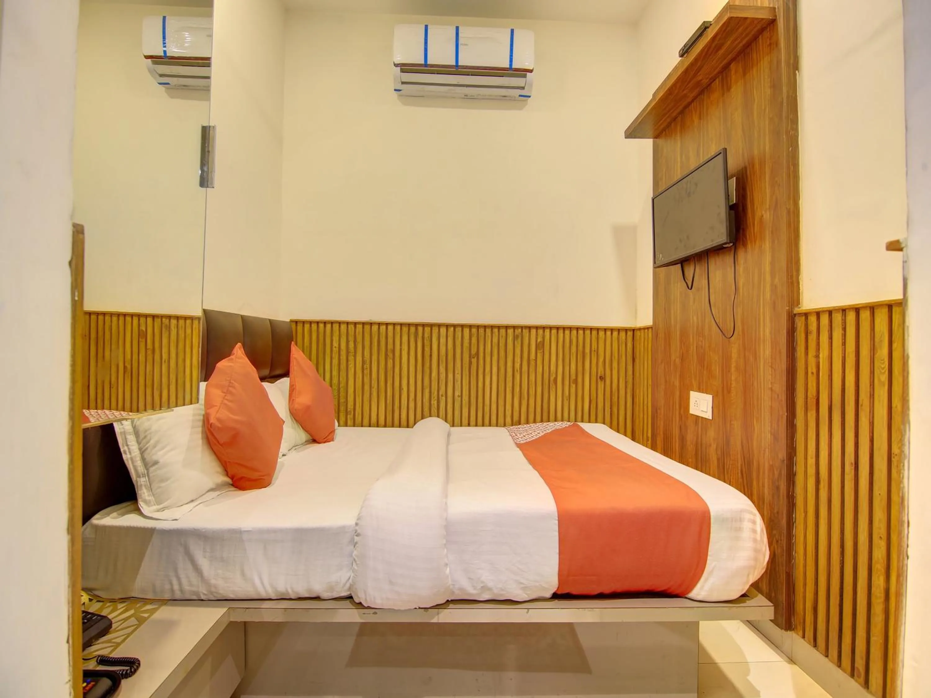 Bedroom, Bed in Hotel O Shri Sai