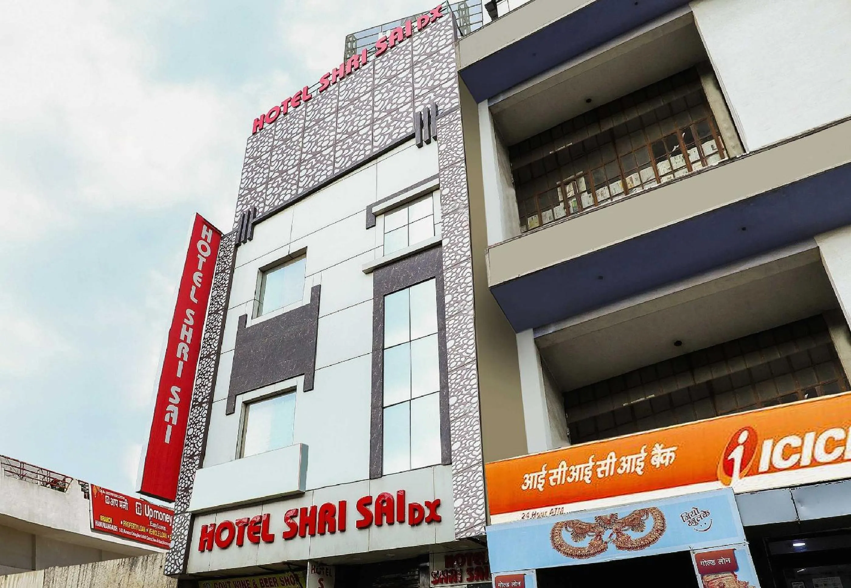 Facade/entrance in Hotel O Shri Sai