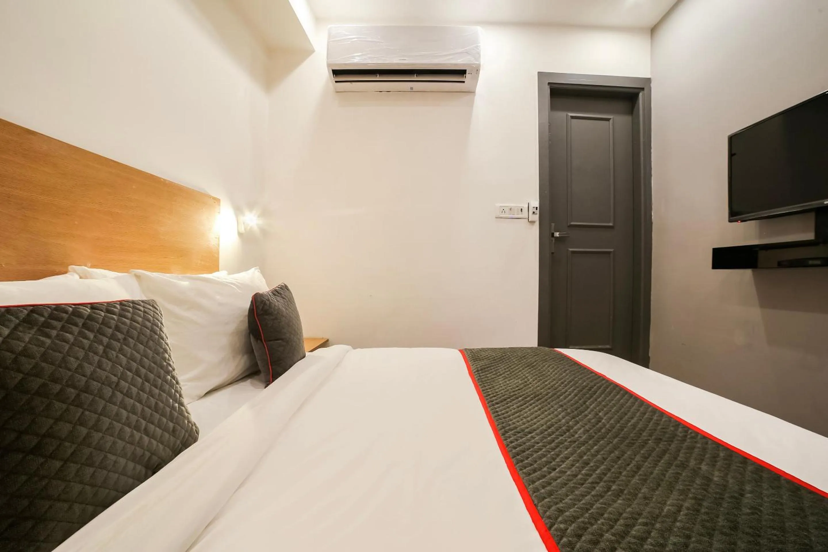 Bedroom, Bed in Super Hotel O Nawada Metro