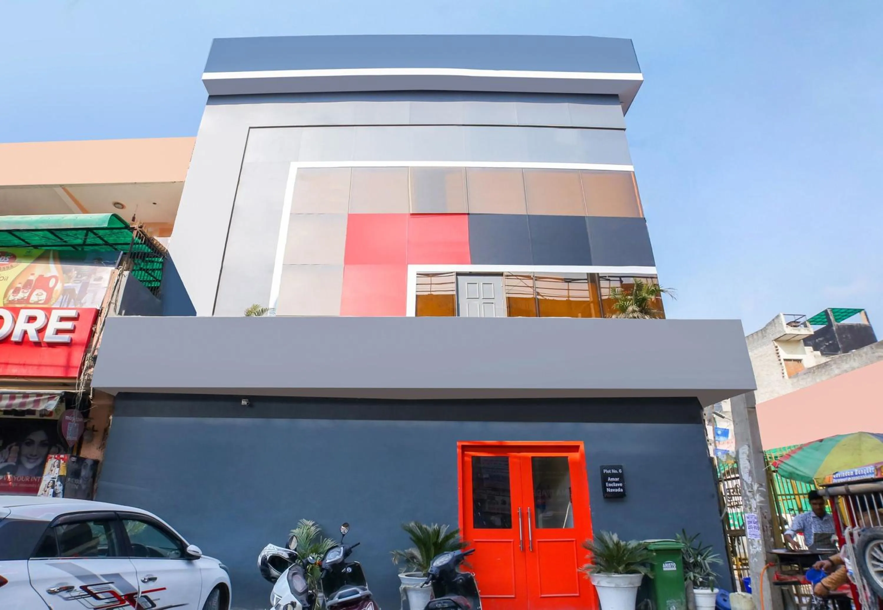 Facade/entrance in Super Hotel O Nawada Metro