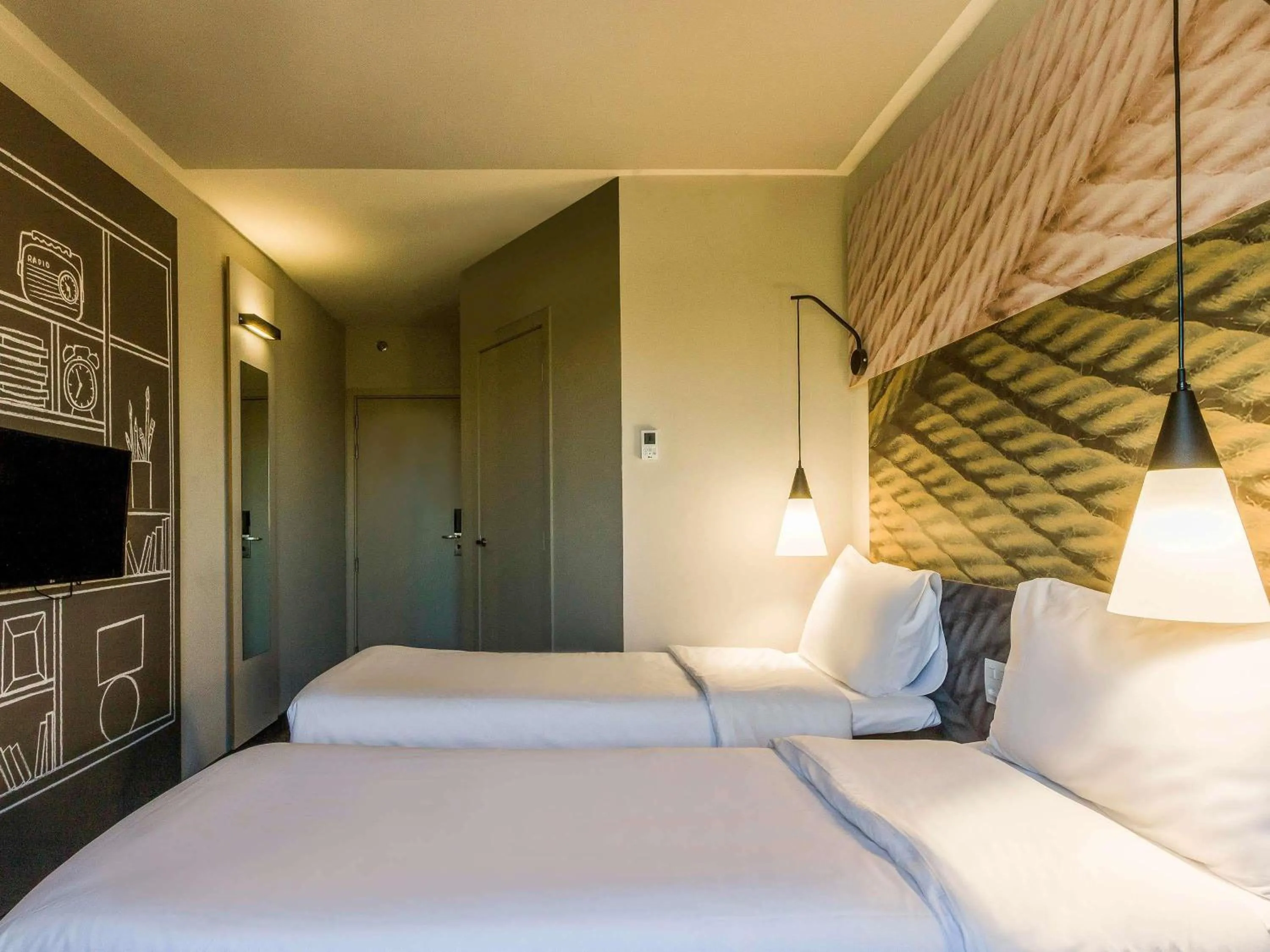 Bedroom, Bed in Ibis Americana