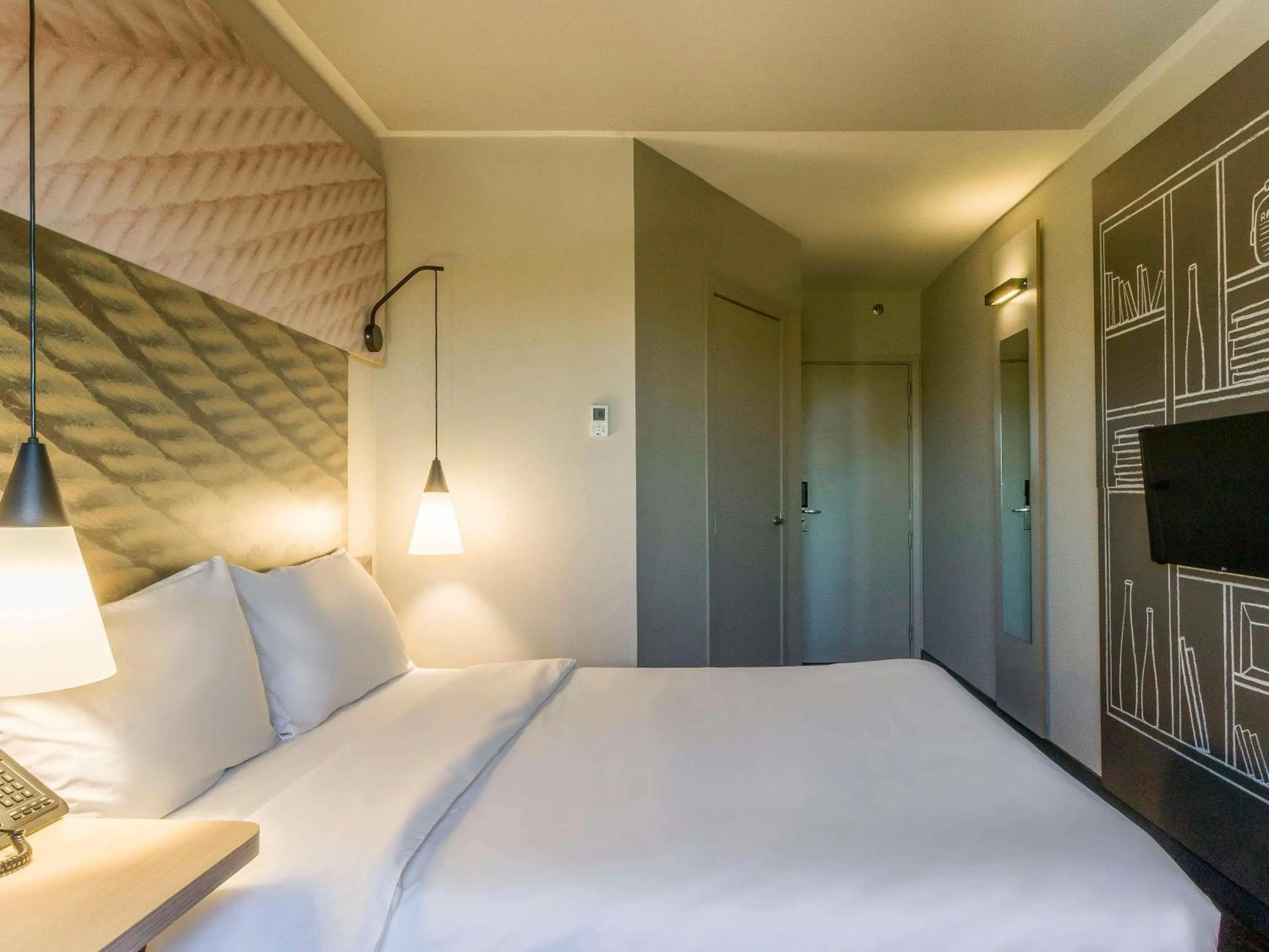 Bedroom, Bed in Ibis Americana