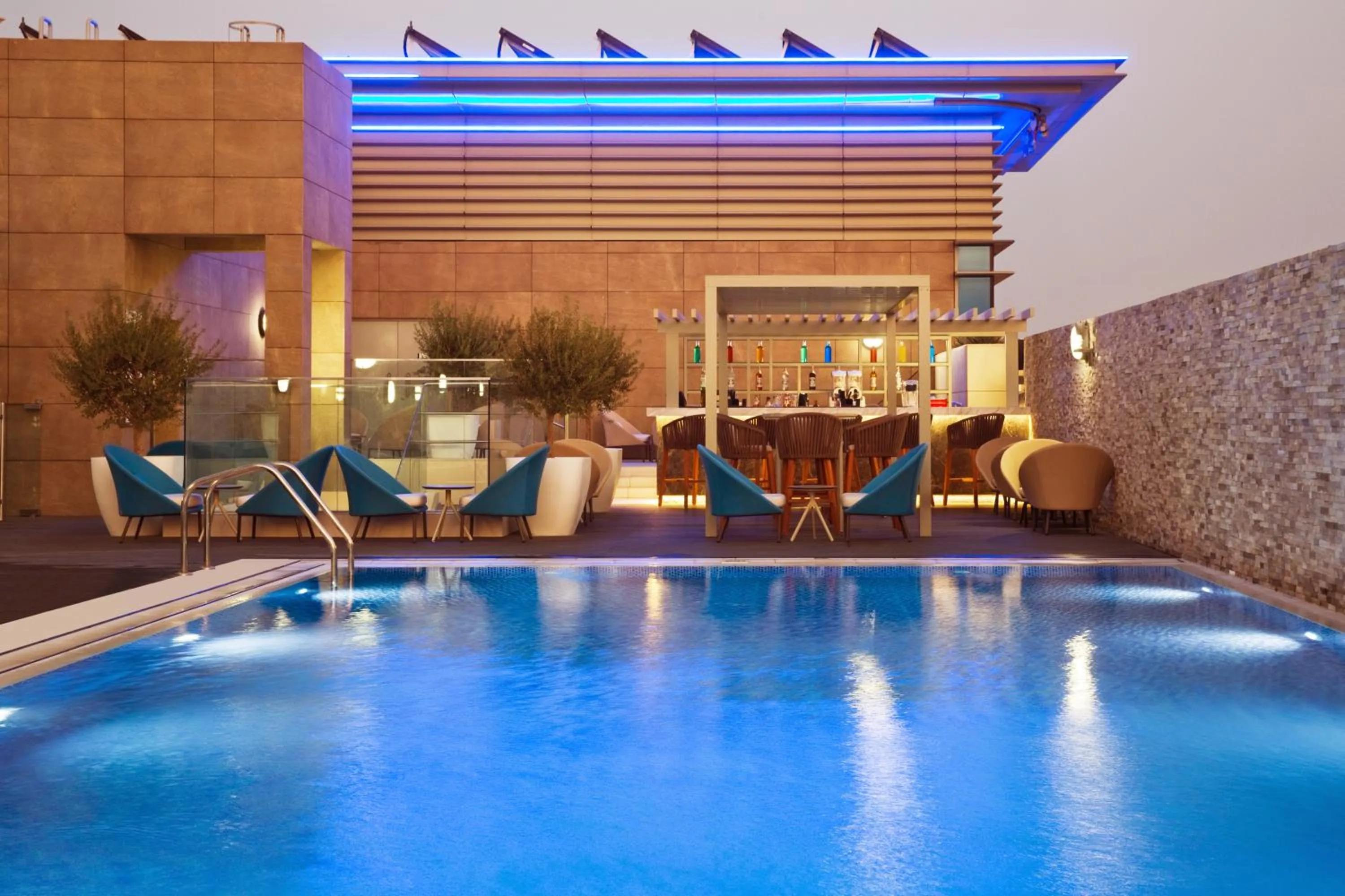 Swimming pool in Novotel Bur Dubai - Healthcare City